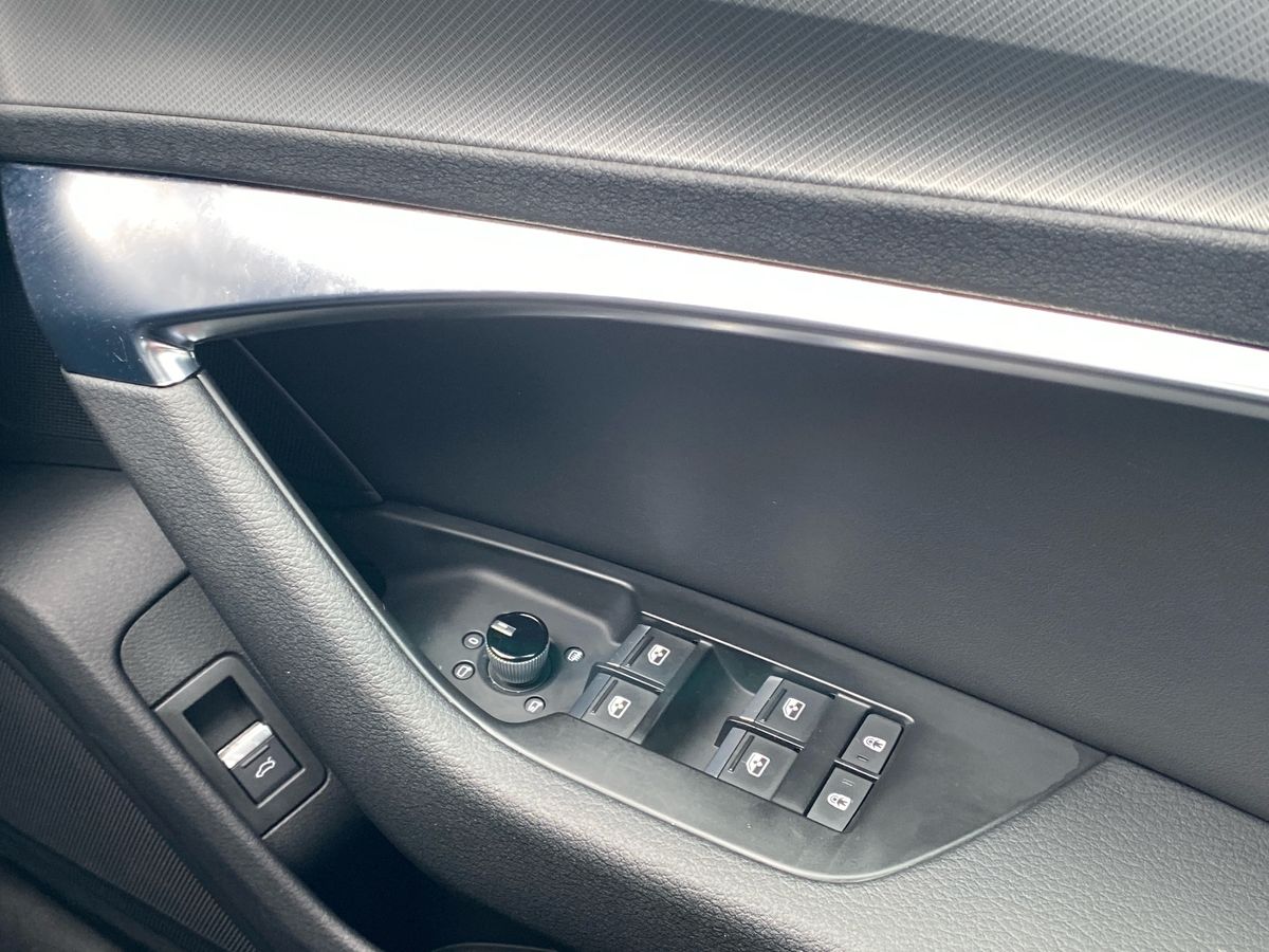 40 TFSI S TRONIC TECH PACK