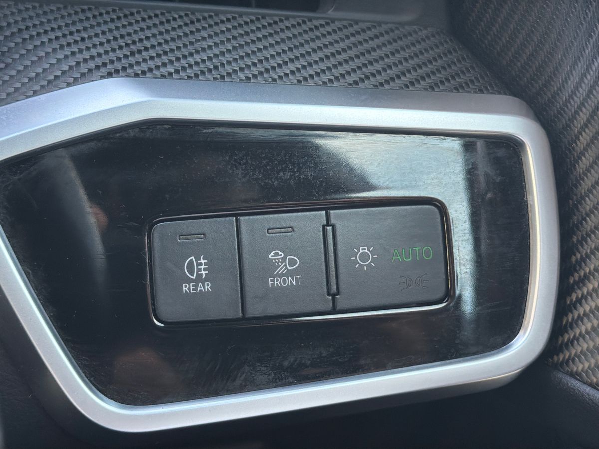 40 TFSI S TRONIC TECH PACK