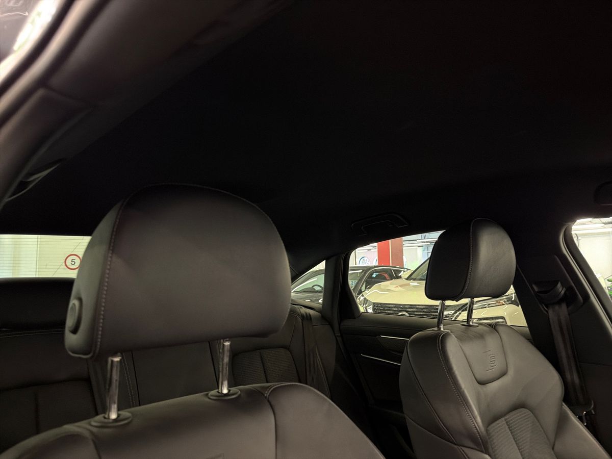 40 TFSI S TRONIC TECH PACK