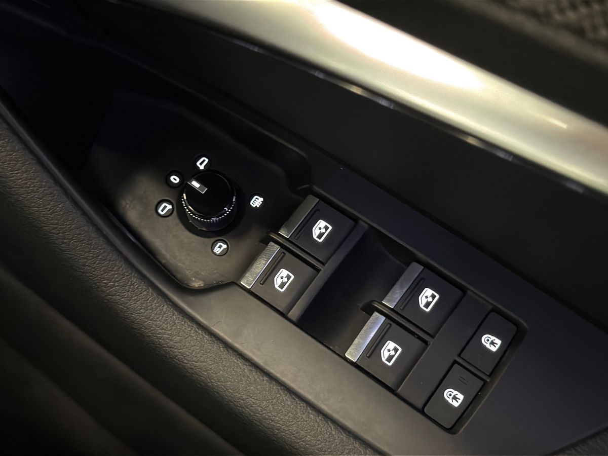 40 TFSI S TRONIC TECH PACK