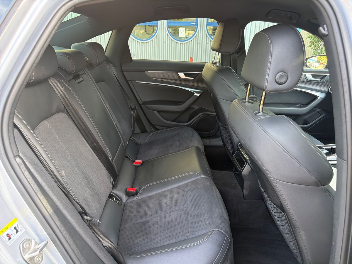 40 TFSI S TRONIC TECH PACK