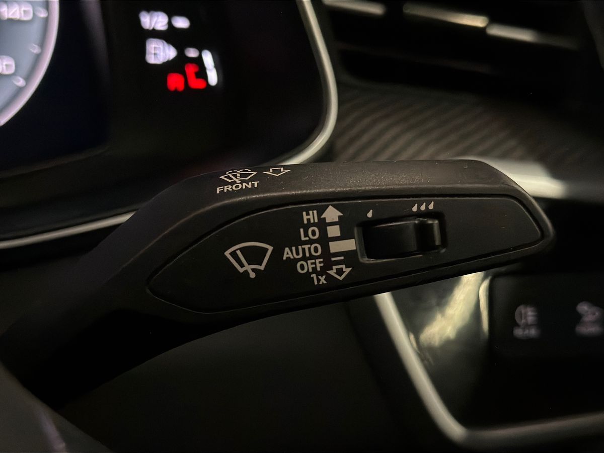 40 TFSI S TRONIC TECH PACK