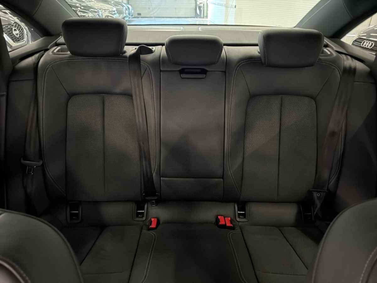 40 TFSI S TRONIC TECH PACK