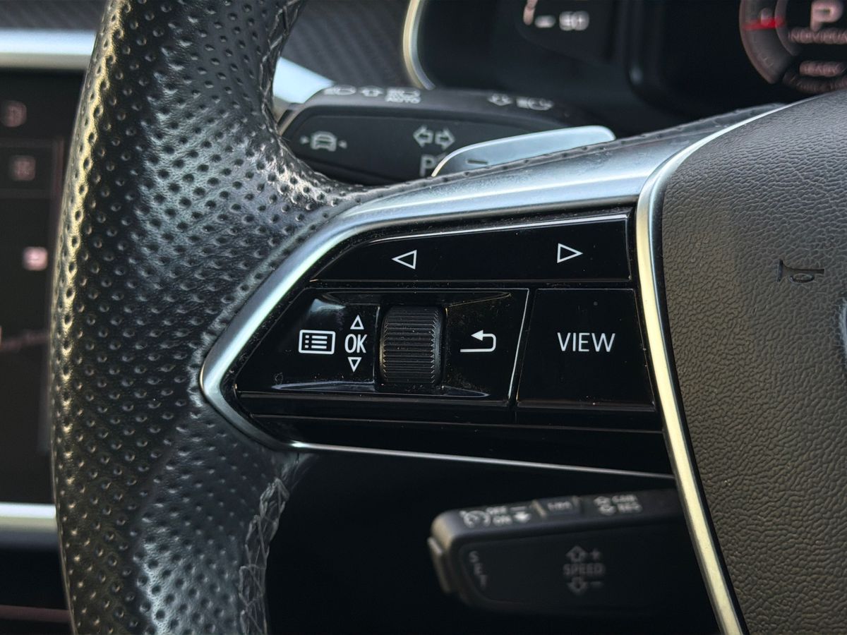 40 TFSI S TRONIC TECH PACK