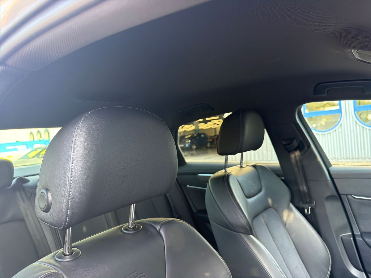 40 TFSI S TRONIC TECH PACK