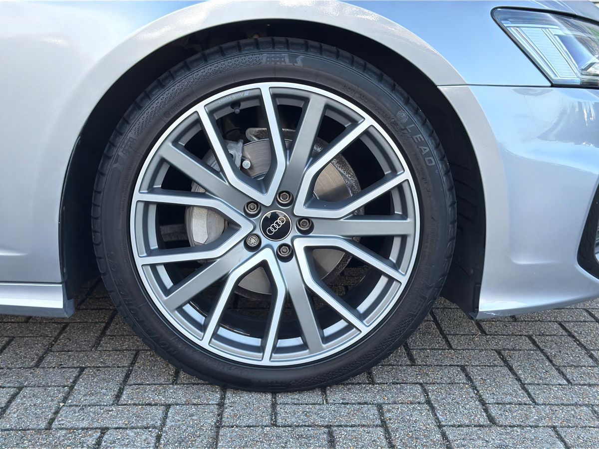 40 TFSI S TRONIC TECH PACK