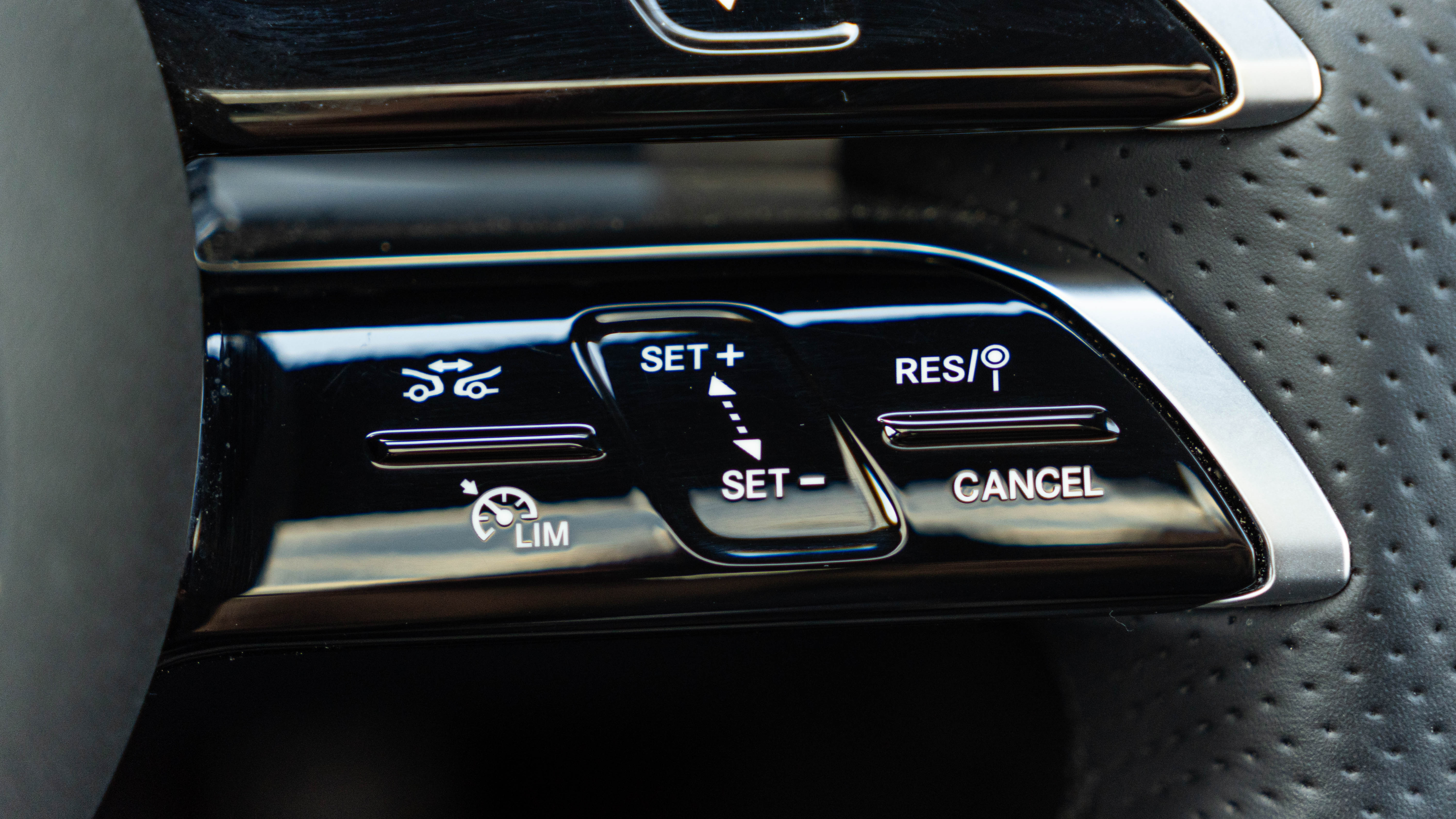 GLC 300D 4MATIC PREMIUM + 9G-TRONIC