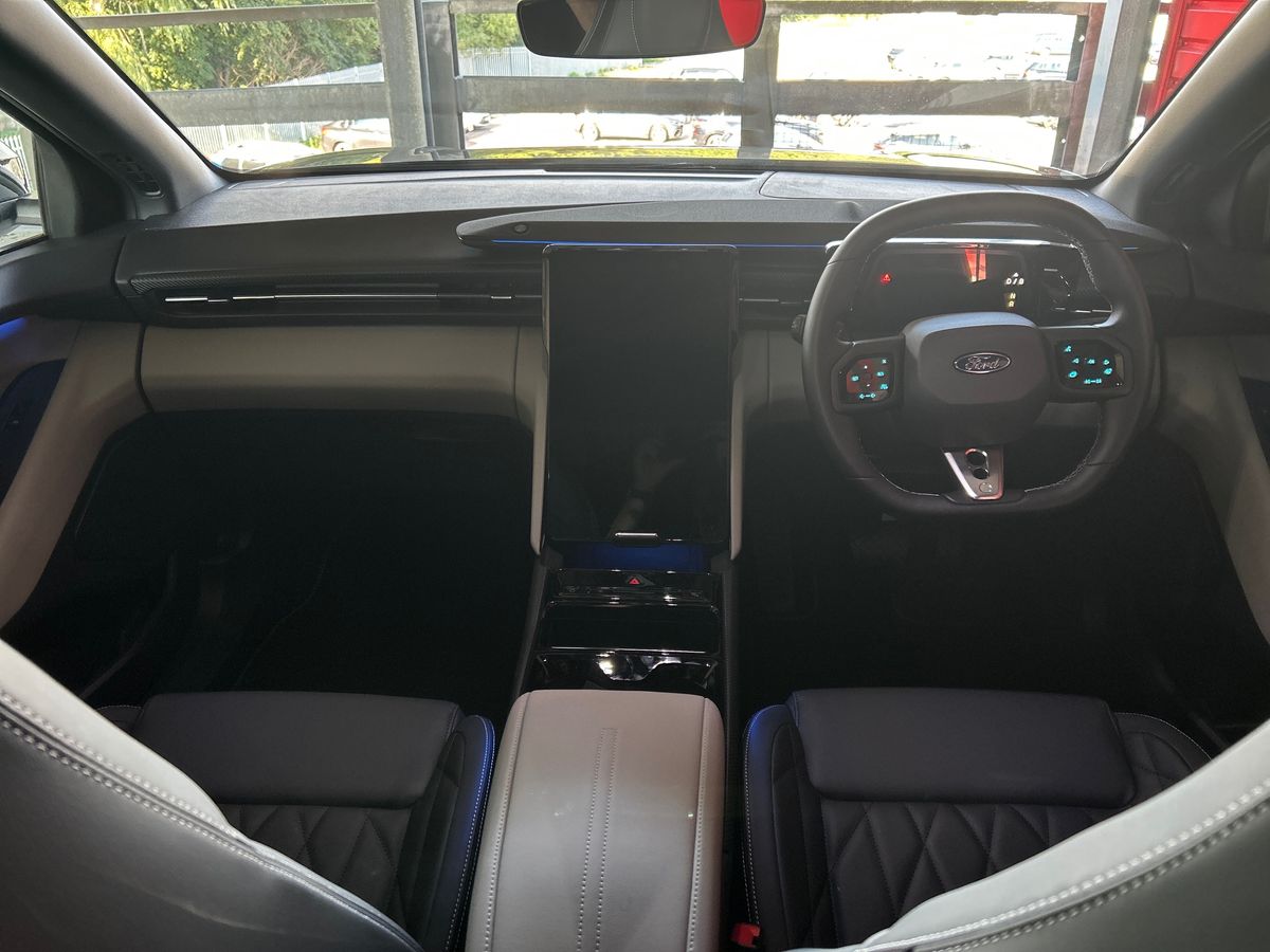 CAPRI PREMIUM 5 DOOR 77KWH EXTENDED RANGE RWD 1 SPEED AUTOMATIC