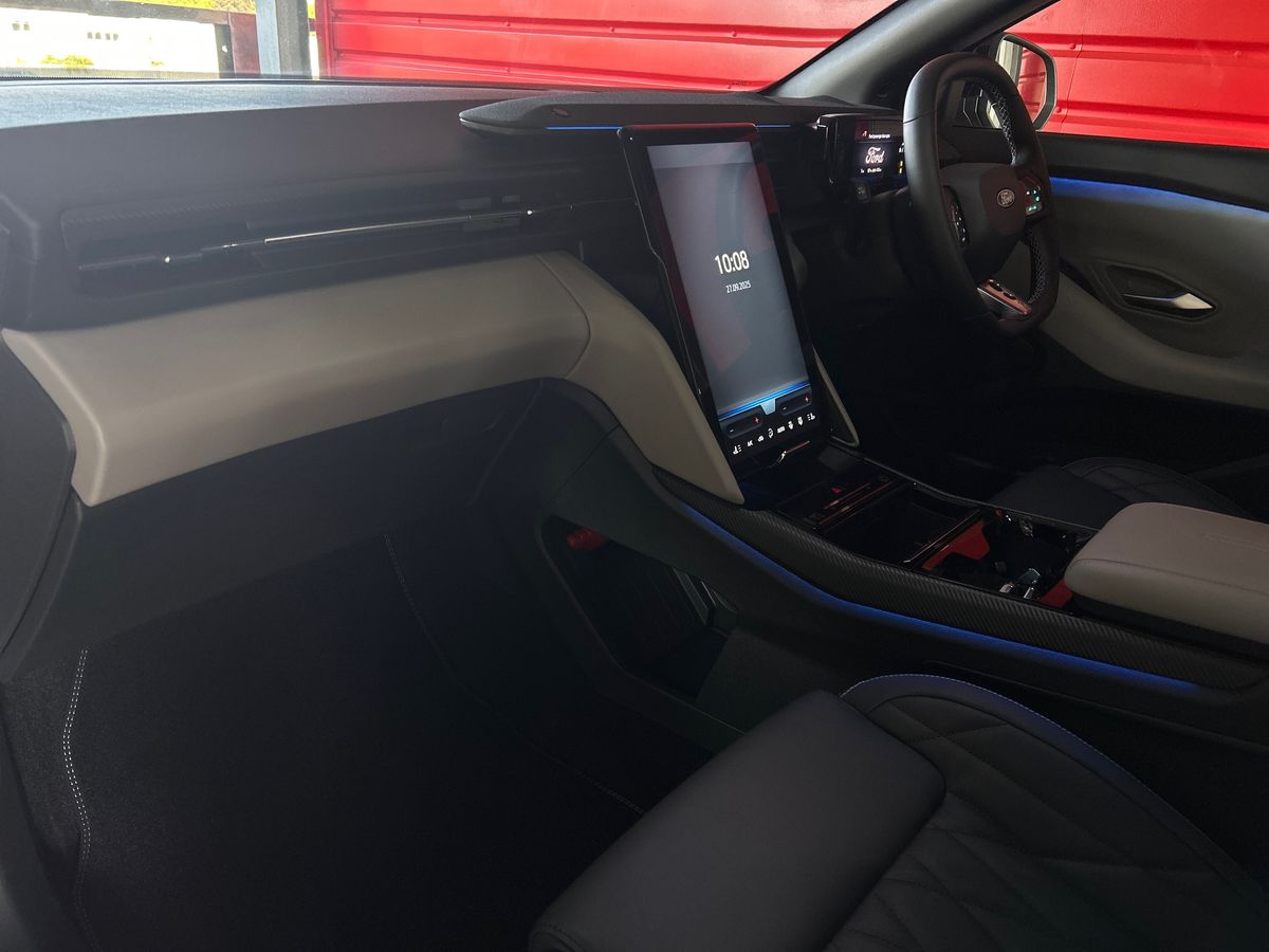 CAPRI PREMIUM 5 DOOR 77KWH EXTENDED RANGE RWD 1 SPEED AUTOMATIC