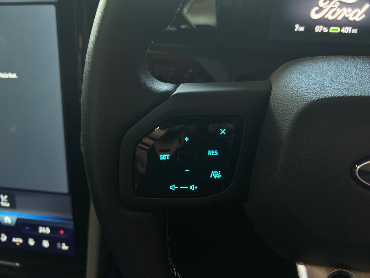 CAPRI PREMIUM 5 DOOR 77KWH EXTENDED RANGE RWD 1 SPEED AUTOMATIC