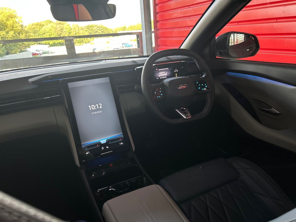 CAPRI PREMIUM 5 DOOR 77KWH EXTENDED RANGE RWD 1 SPEED AUTOMATIC