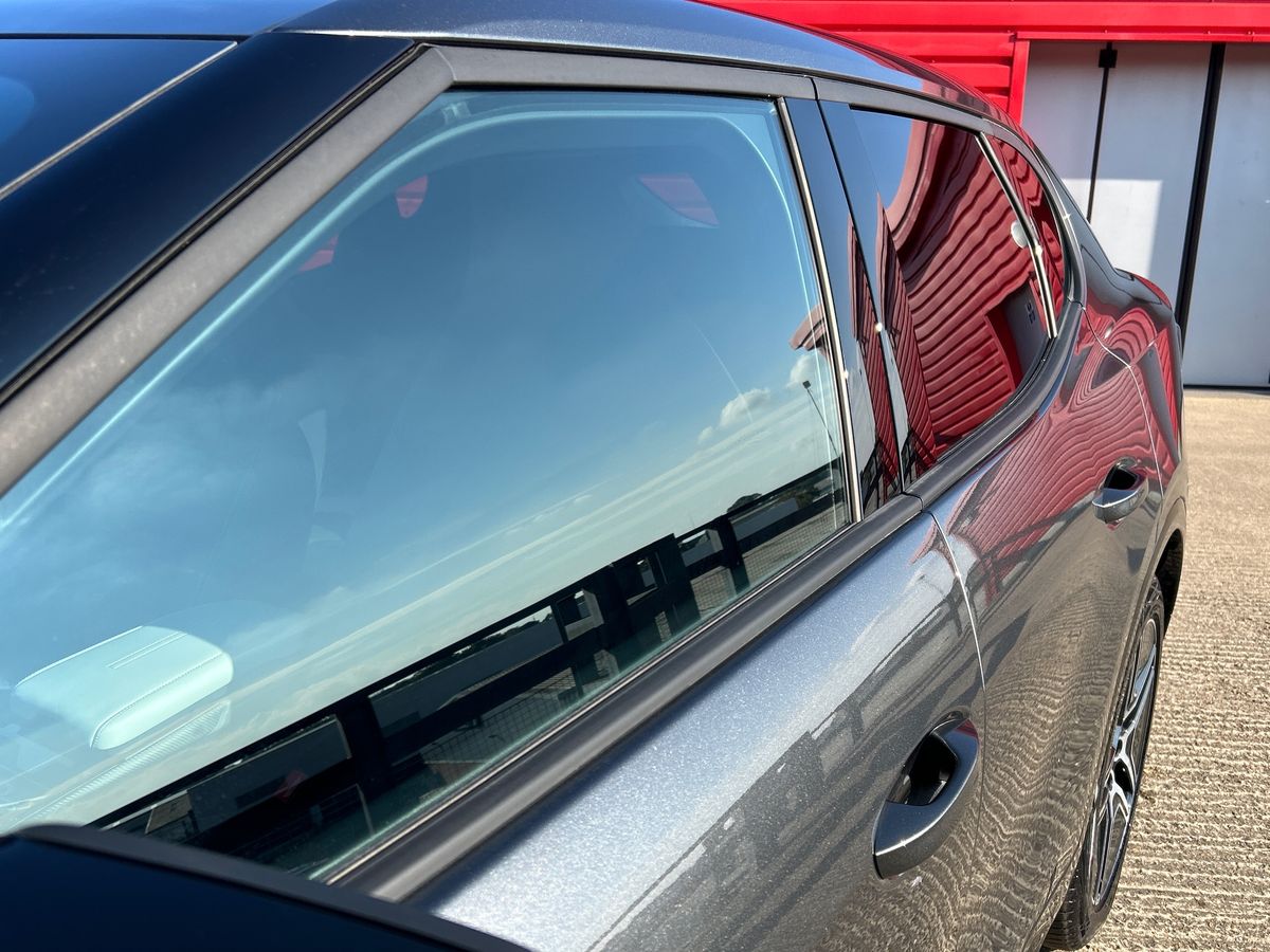 CAPRI PREMIUM 5 DOOR 77KWH EXTENDED RANGE RWD 1 SPEED AUTOMATIC