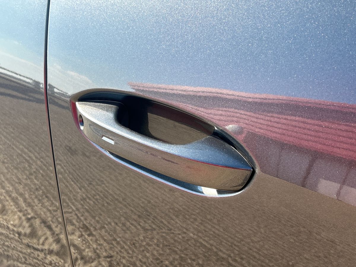 CAPRI PREMIUM 5 DOOR 77KWH EXTENDED RANGE RWD 1 SPEED AUTOMATIC