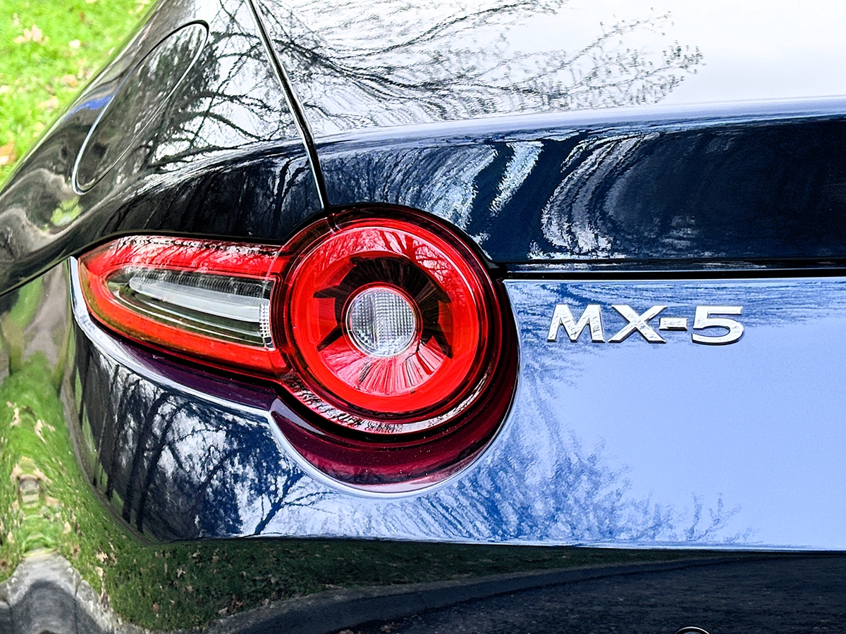 MX-5 2.0 [184] HOMURA 2DR CONVERTIBLE