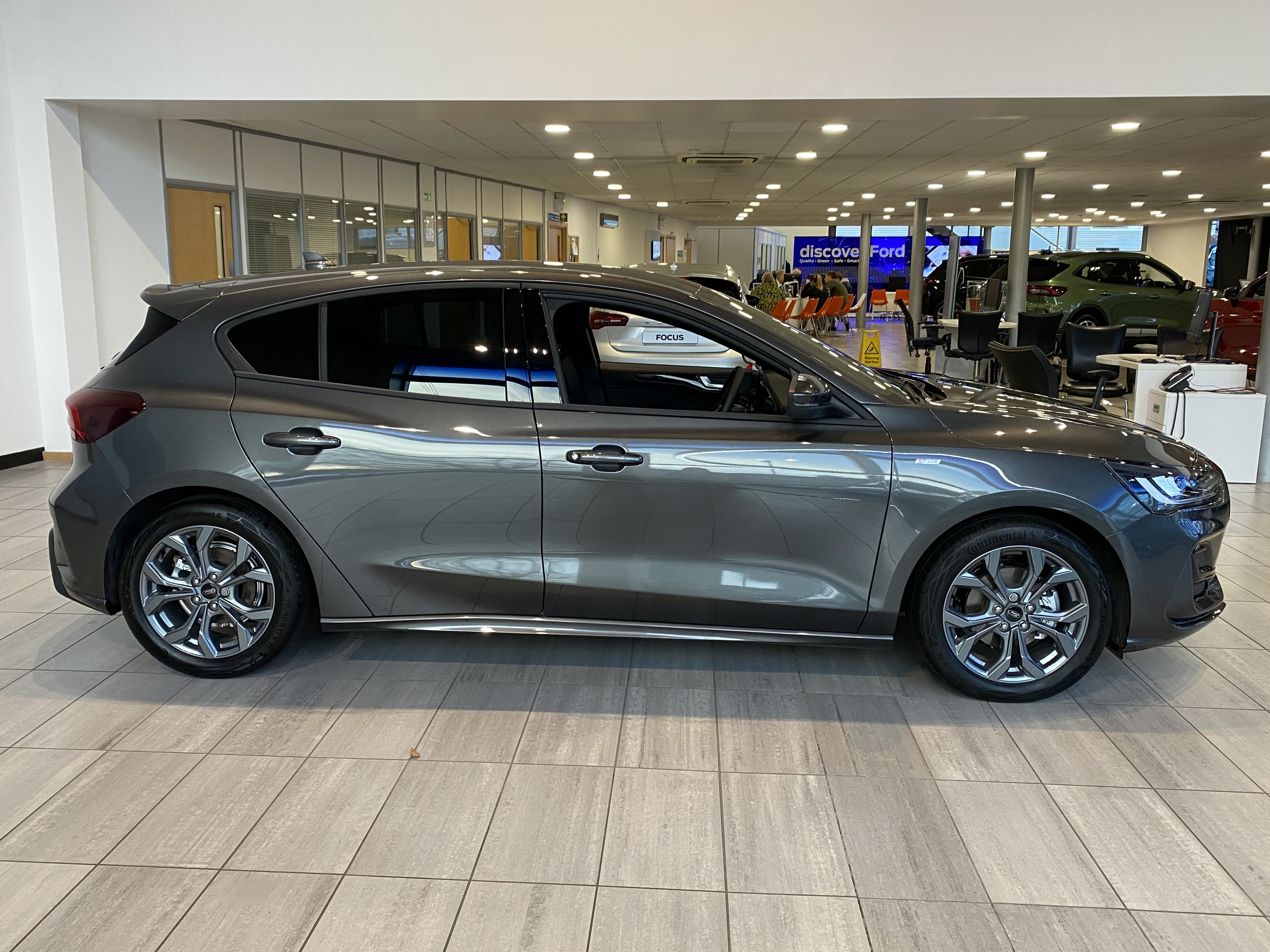 FOCUS ST-LINE 5 DOOR 1.0L ECOBOOST 125PS MHEV FWD 6 SPEED MANUAL