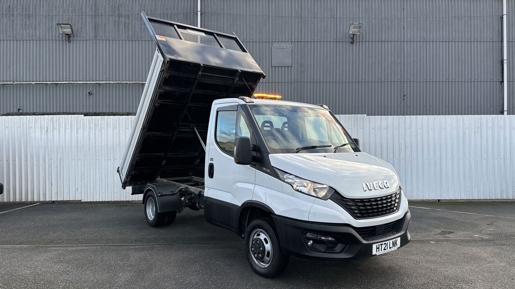 Unknown Manufacturer Daily Chassis Cab 2