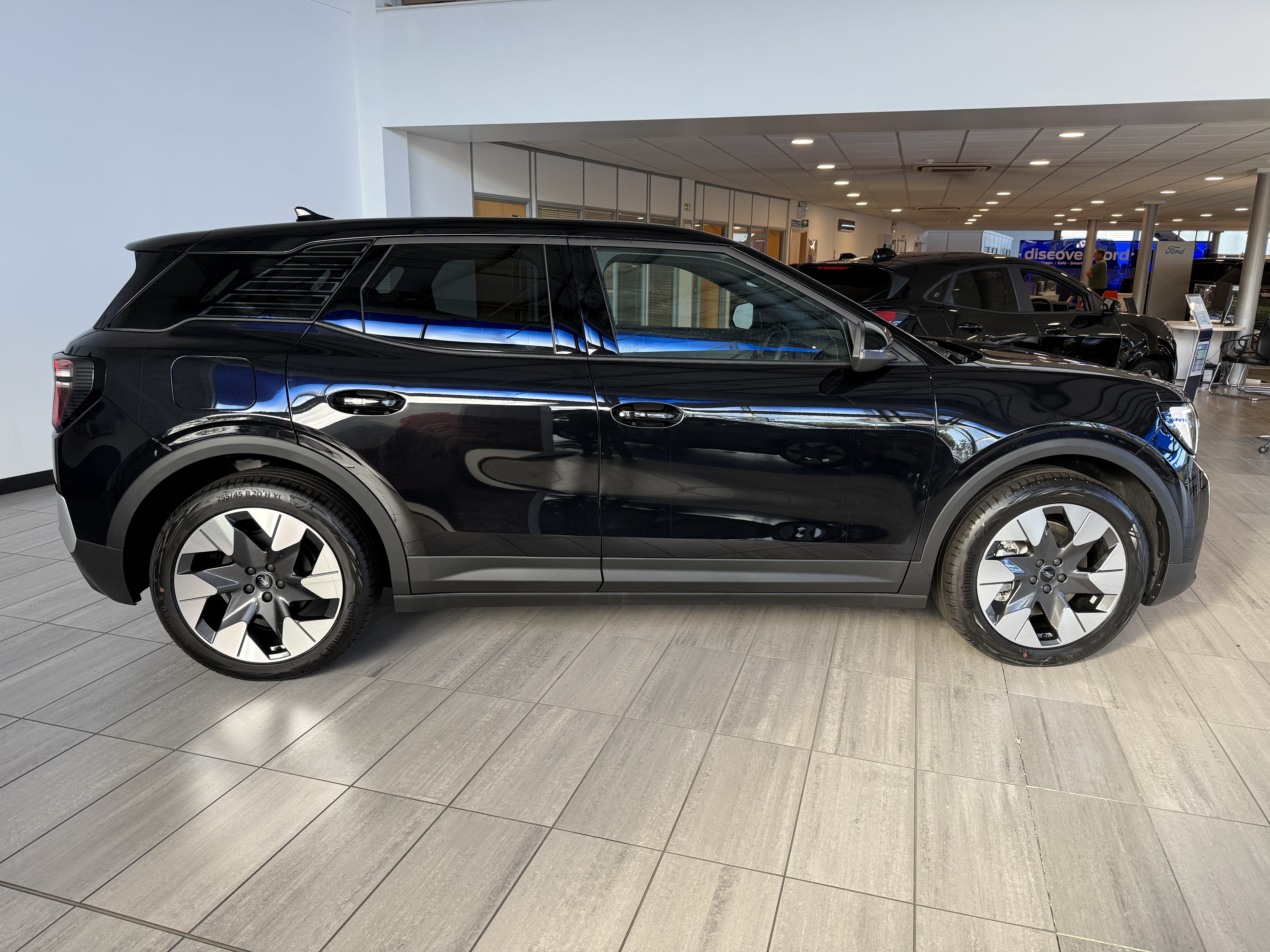 EXPLORER EV PREMIUM 5 DOOR 77KWH EXTENDED RANGE RWD 1 SPEED AUTOMATIC