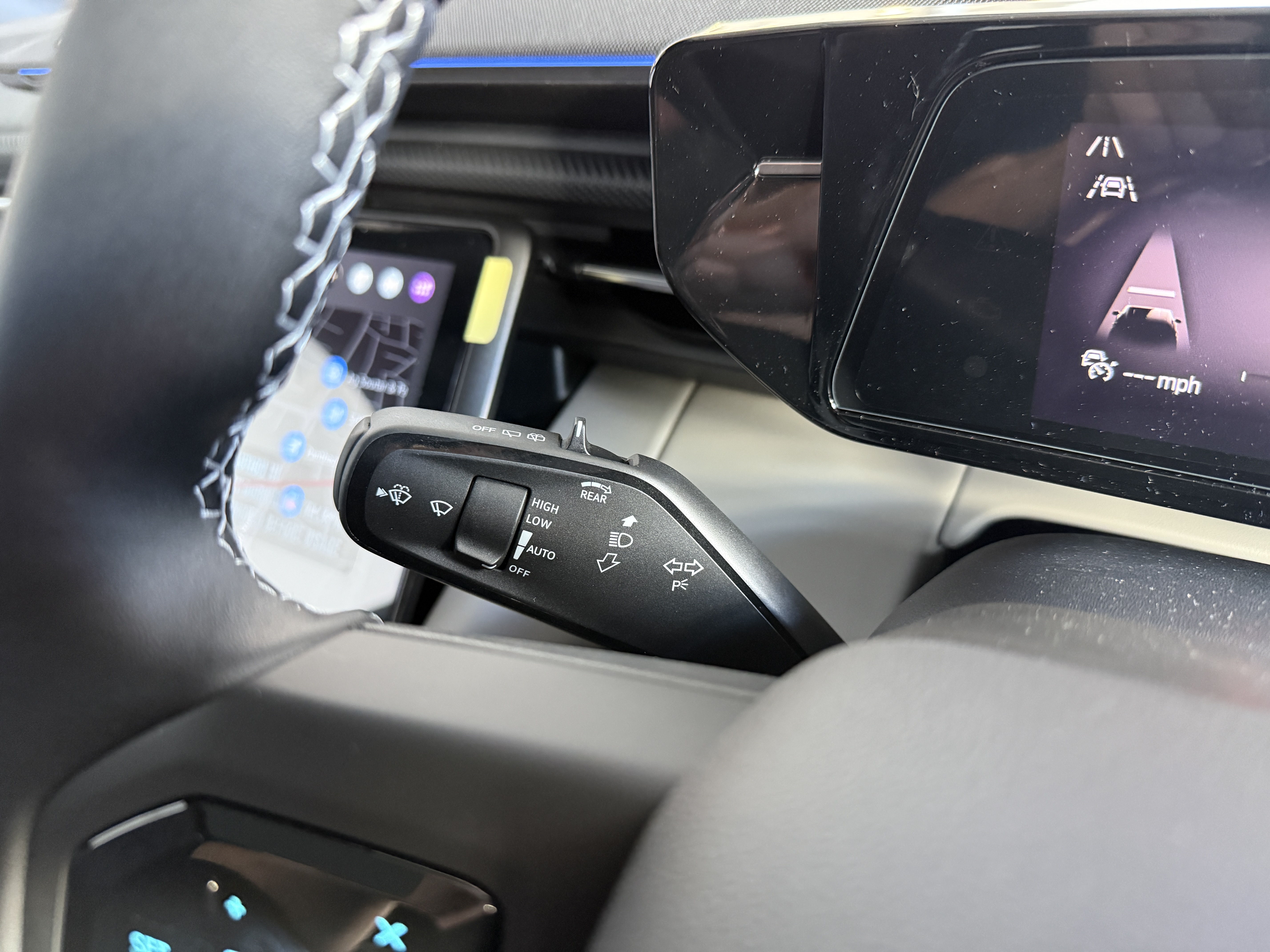 EXPLORER EV PREMIUM 5 DOOR 77KWH EXTENDED RANGE RWD 1 SPEED AUTOMATIC