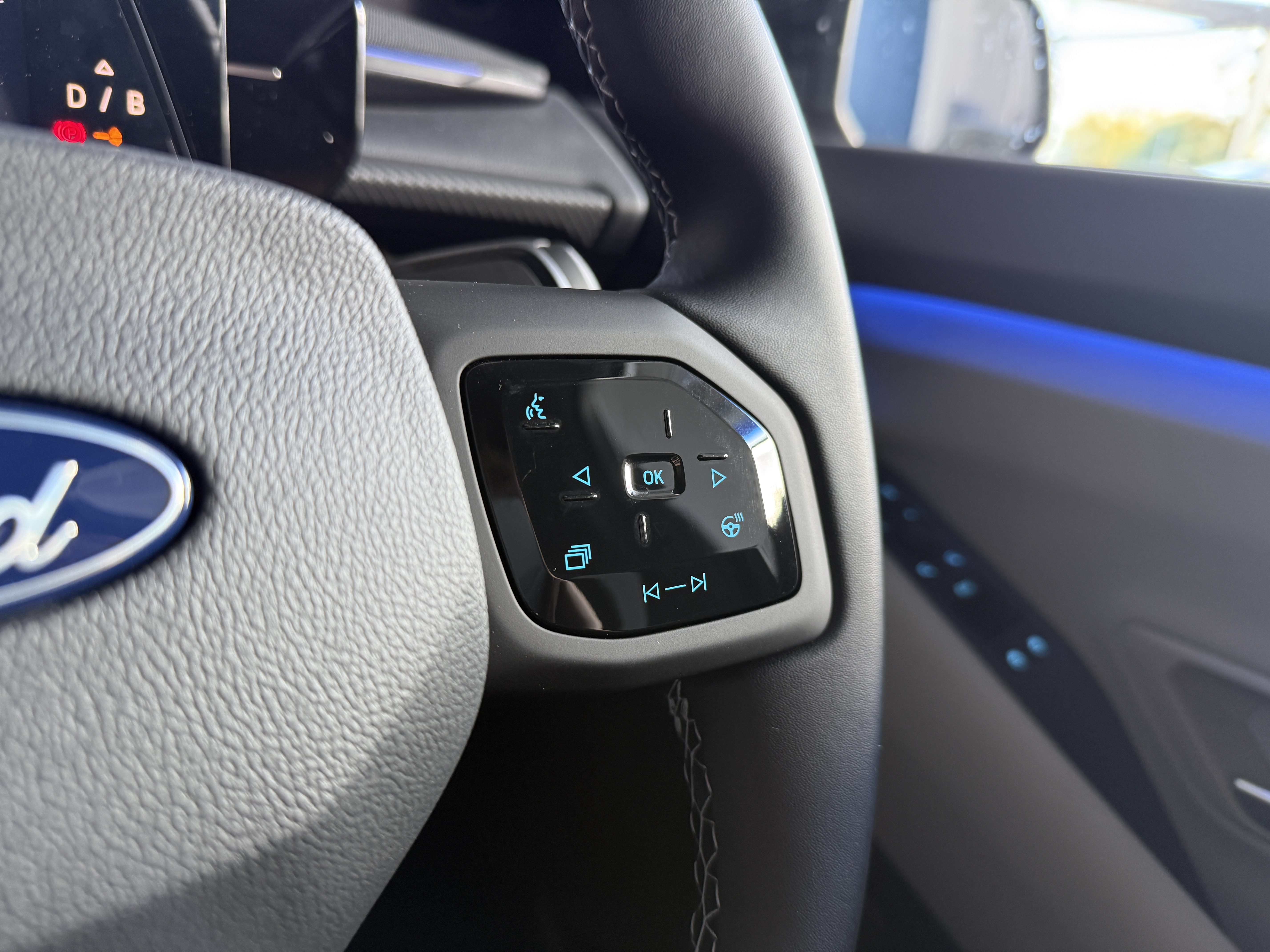 EXPLORER EV PREMIUM 5 DOOR 77KWH EXTENDED RANGE RWD 1 SPEED AUTOMATIC