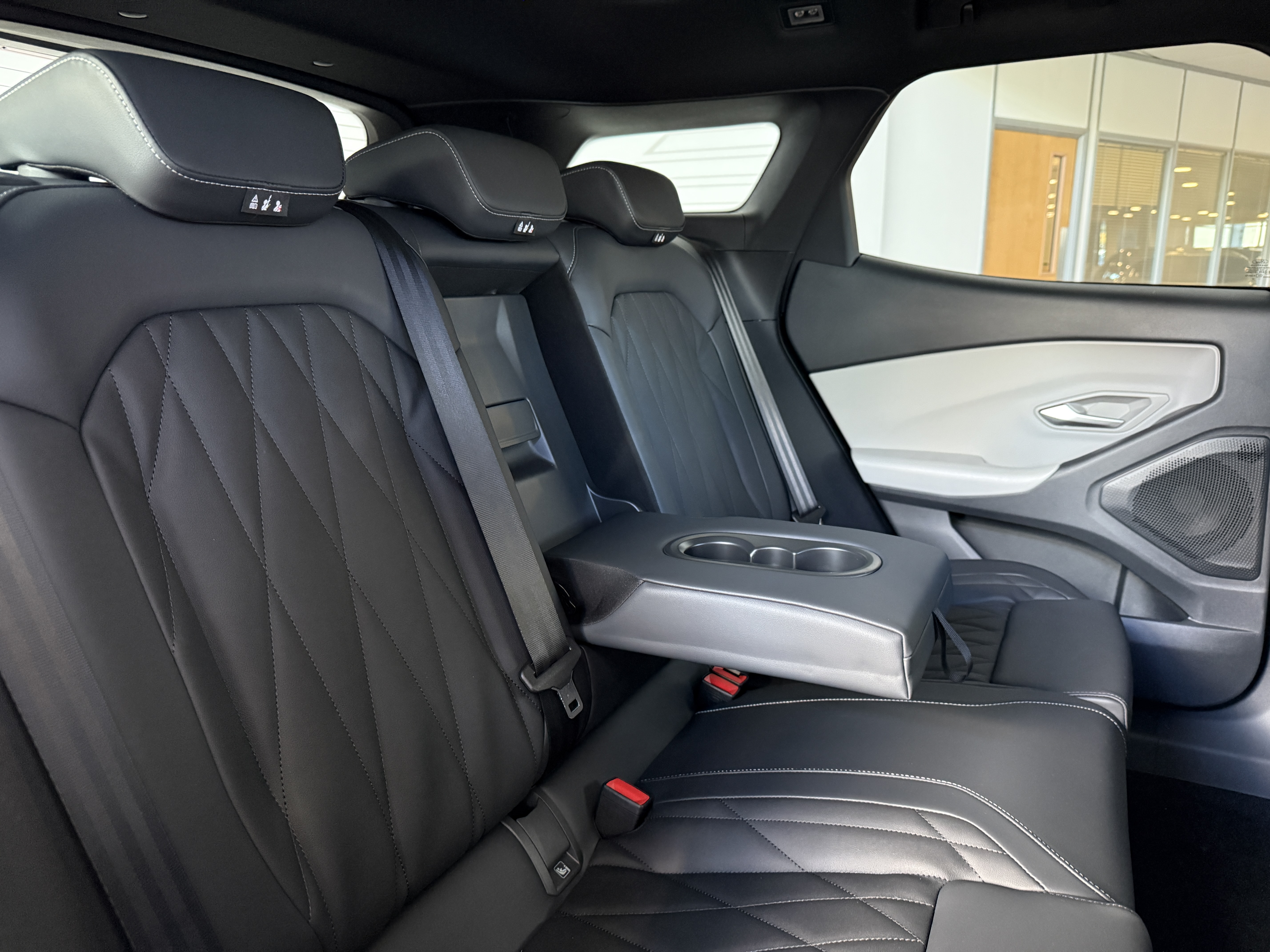 EXPLORER EV PREMIUM 5 DOOR 77KWH EXTENDED RANGE RWD 1 SPEED AUTOMATIC