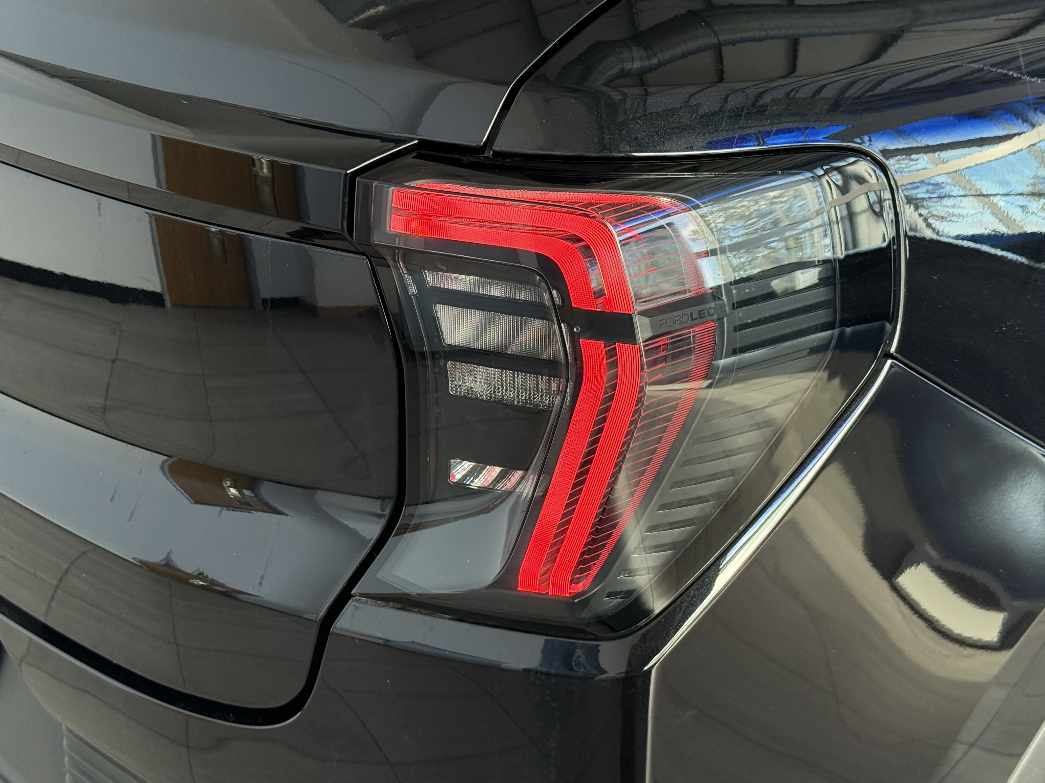 EXPLORER EV PREMIUM 5 DOOR 77KWH EXTENDED RANGE RWD 1 SPEED AUTOMATIC