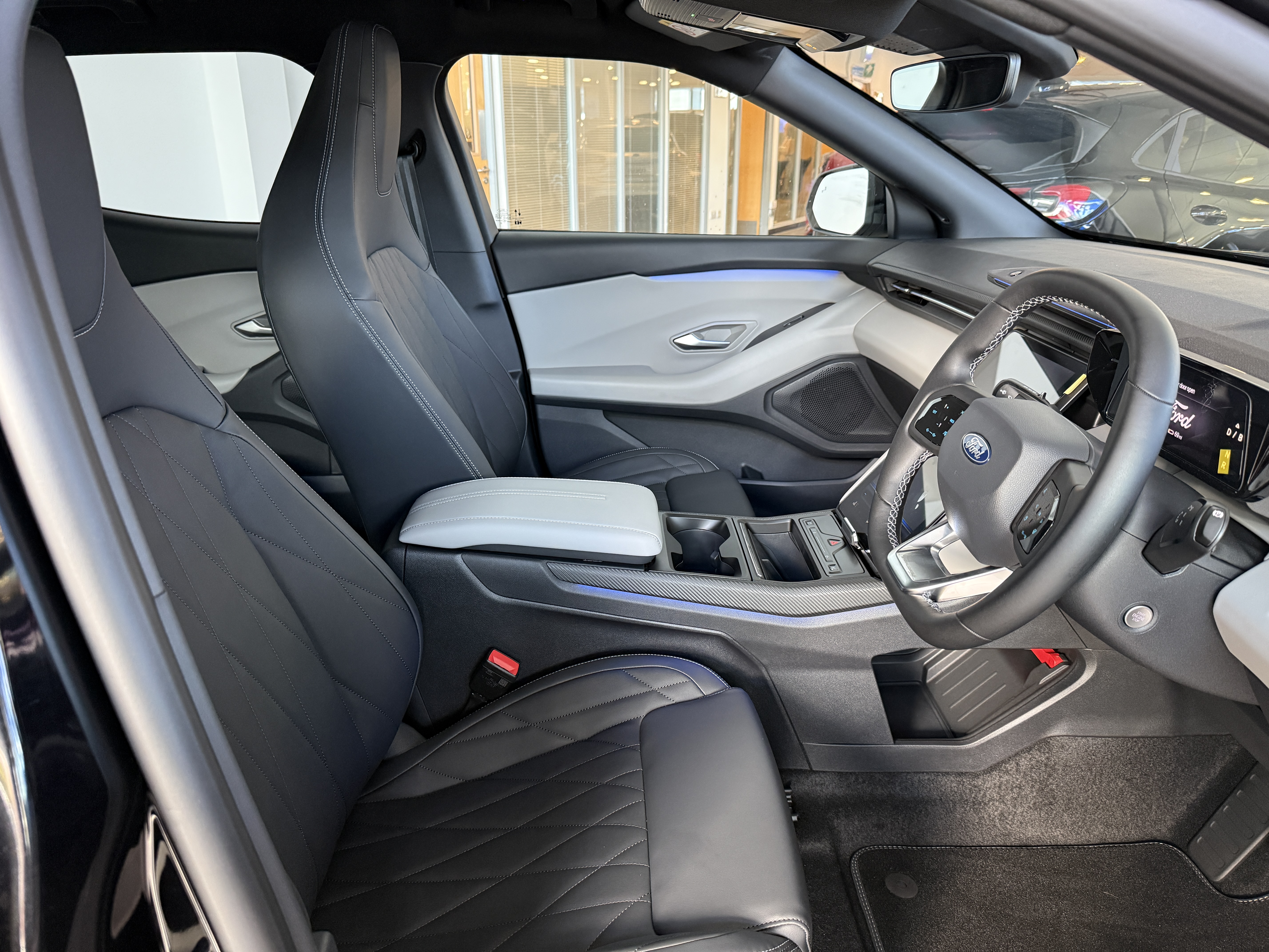 EXPLORER EV PREMIUM 5 DOOR 77KWH EXTENDED RANGE RWD 1 SPEED AUTOMATIC