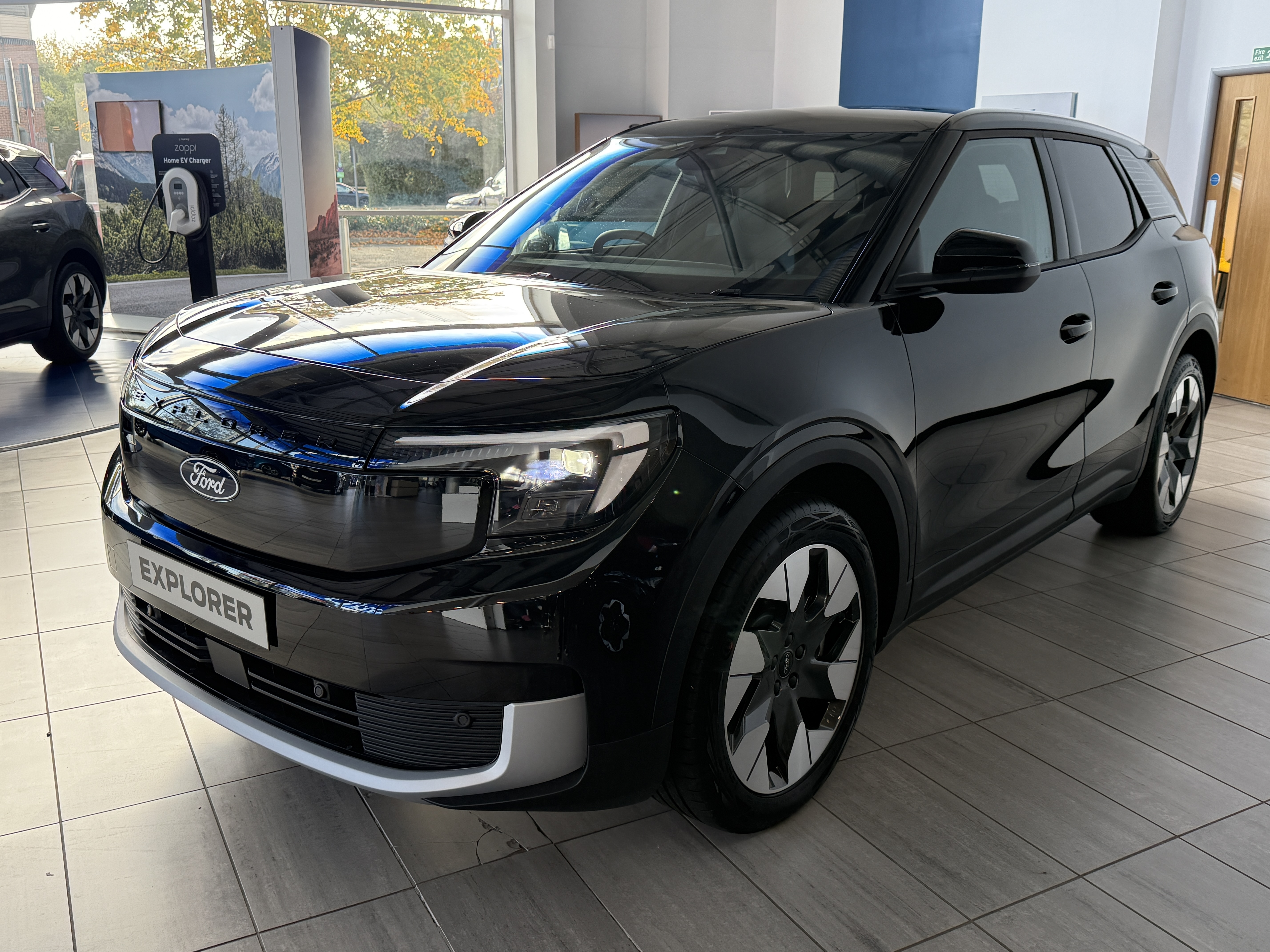 EXPLORER EV PREMIUM 5 DOOR 77KWH EXTENDED RANGE RWD 1 SPEED AUTOMATIC