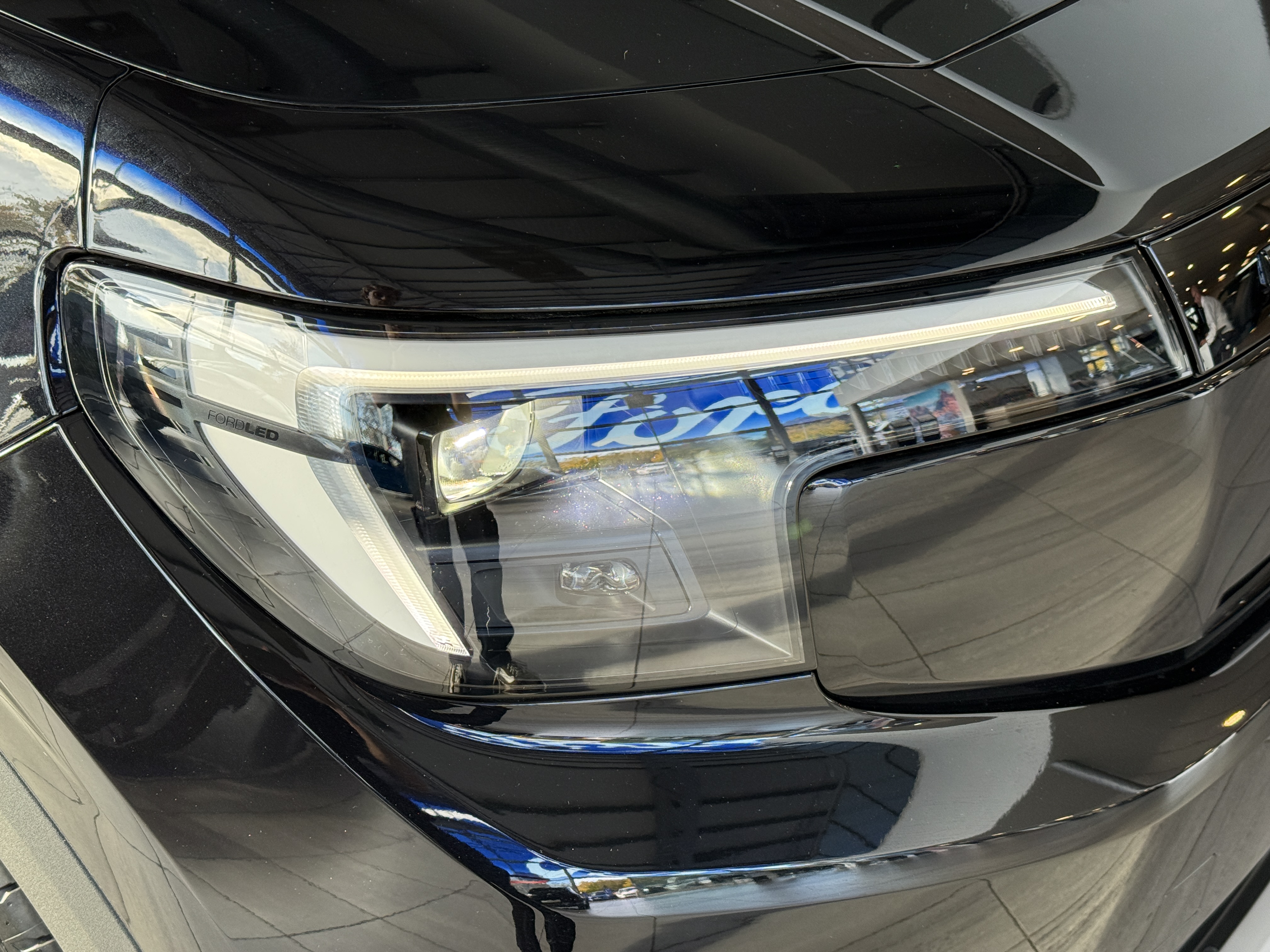 EXPLORER EV PREMIUM 5 DOOR 77KWH EXTENDED RANGE RWD 1 SPEED AUTOMATIC