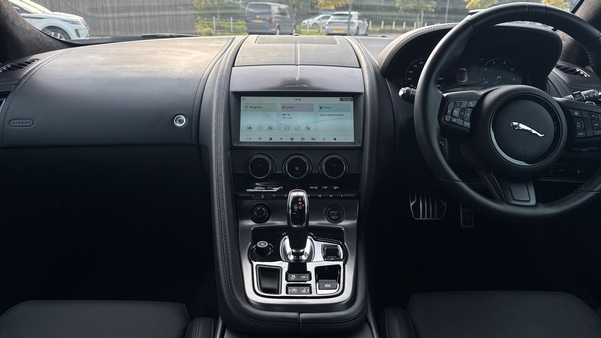 P450 SUPERCHARGED V8 AWD