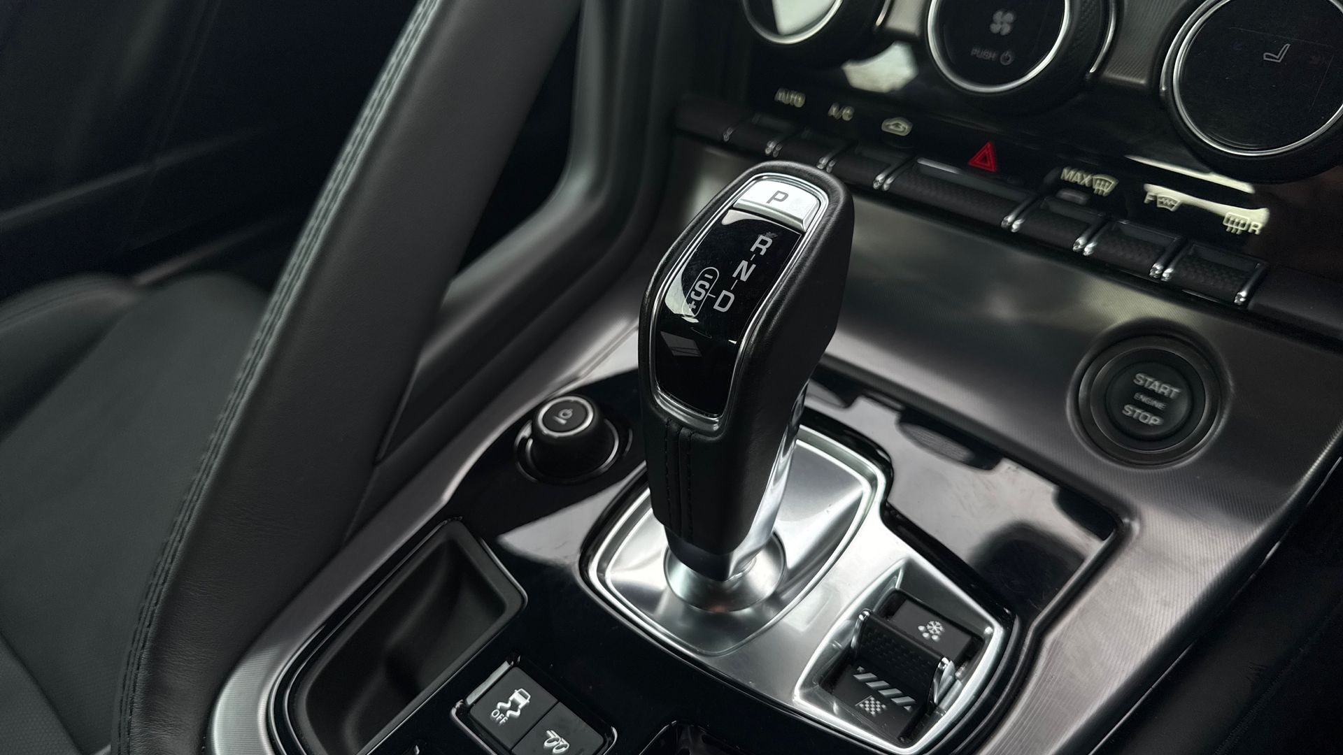 P450 SUPERCHARGED V8 AWD