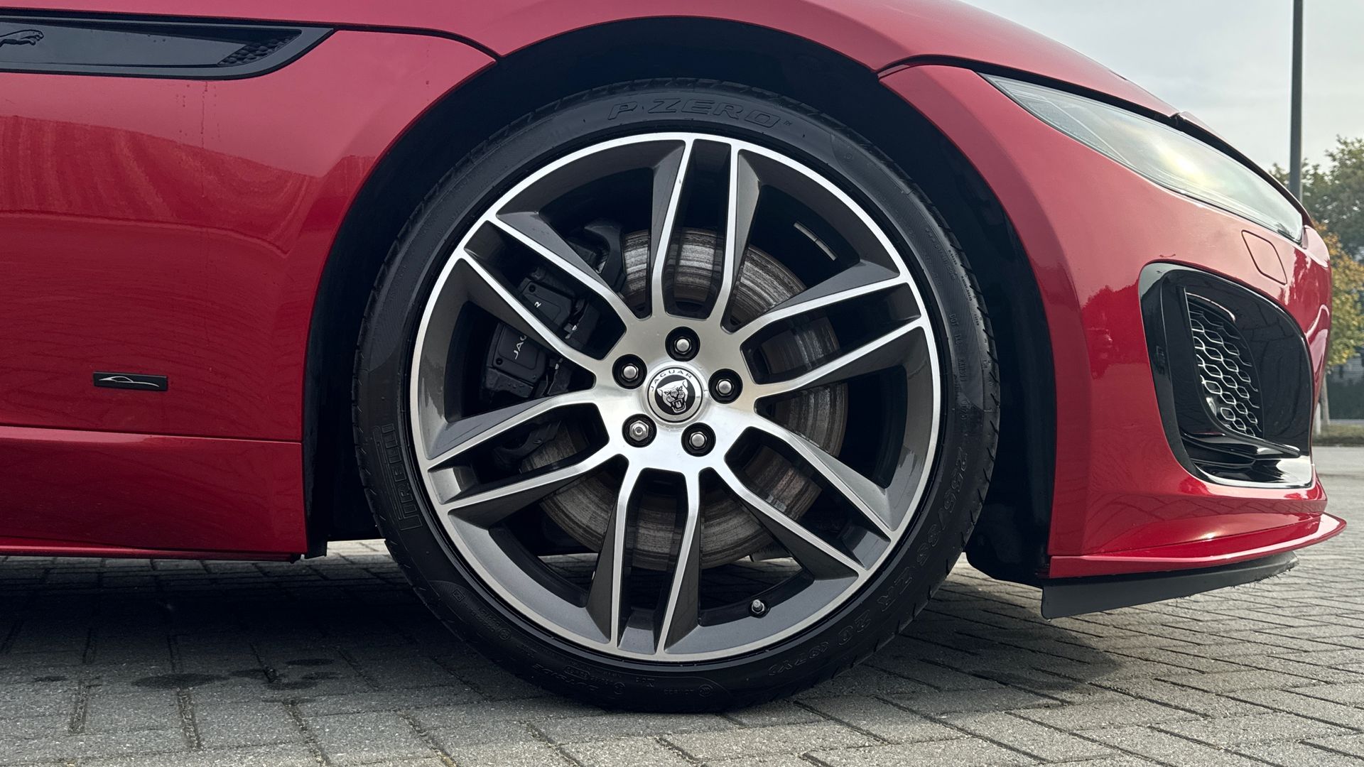 P450 SUPERCHARGED V8 AWD