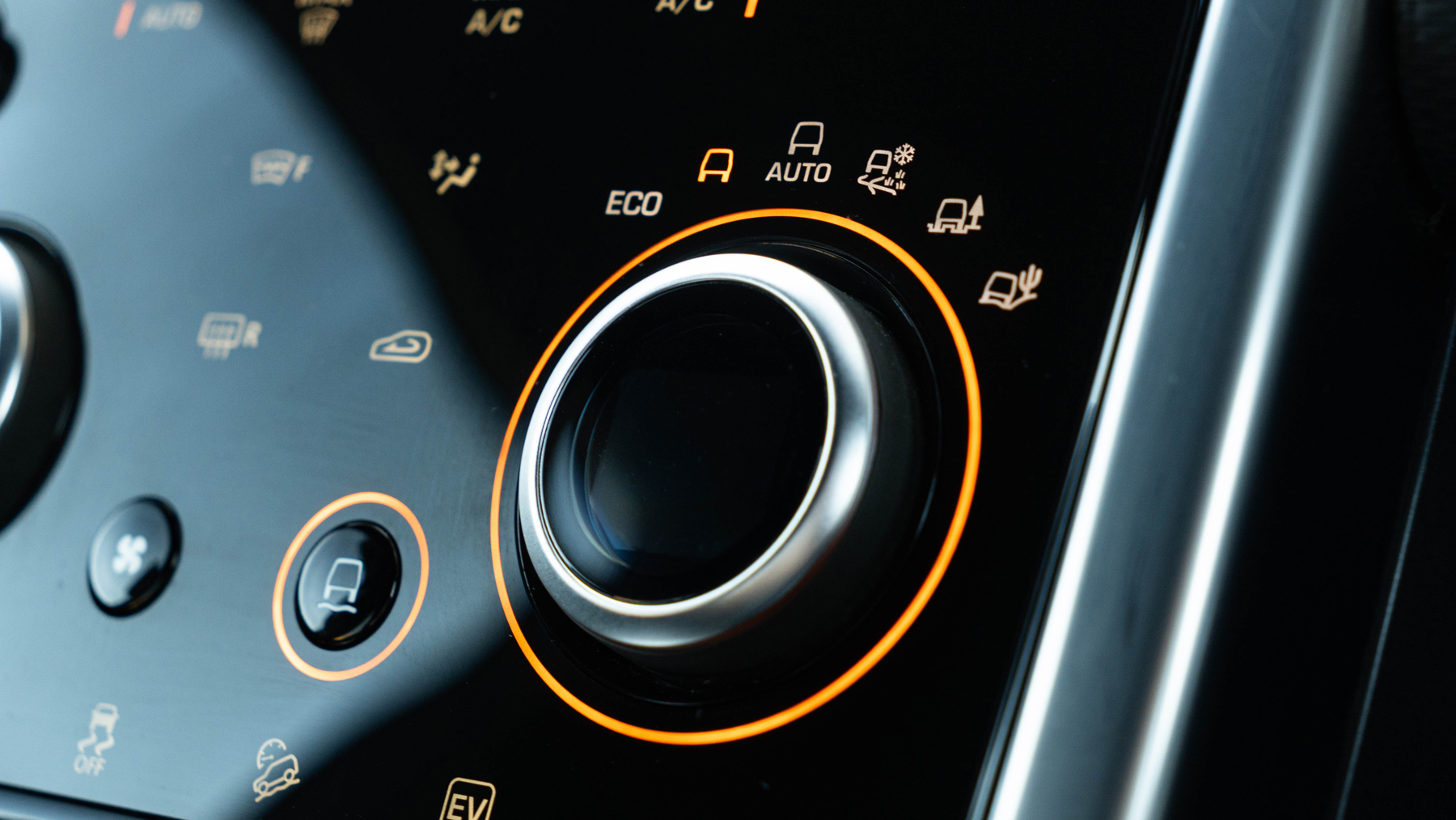 Land Rover DISCOVERY SPORT, SUV, Carpathian Grey.