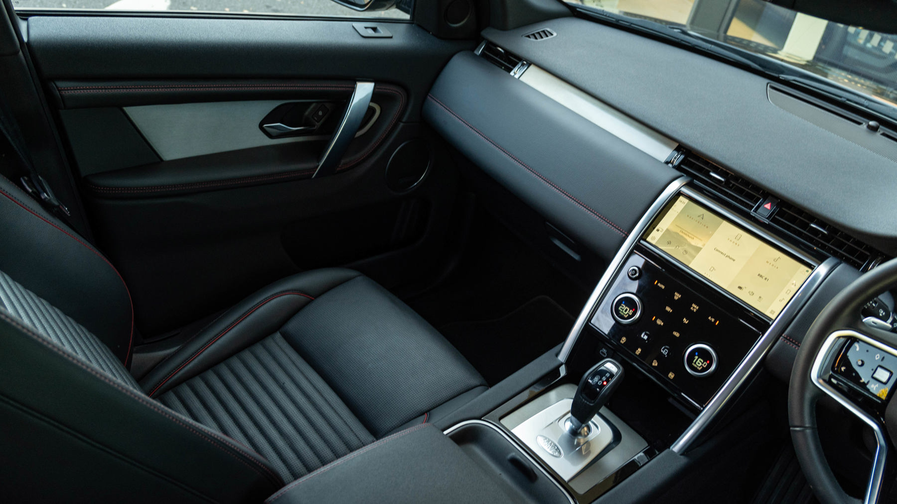 Land Rover DISCOVERY SPORT, SUV, Carpathian Grey.