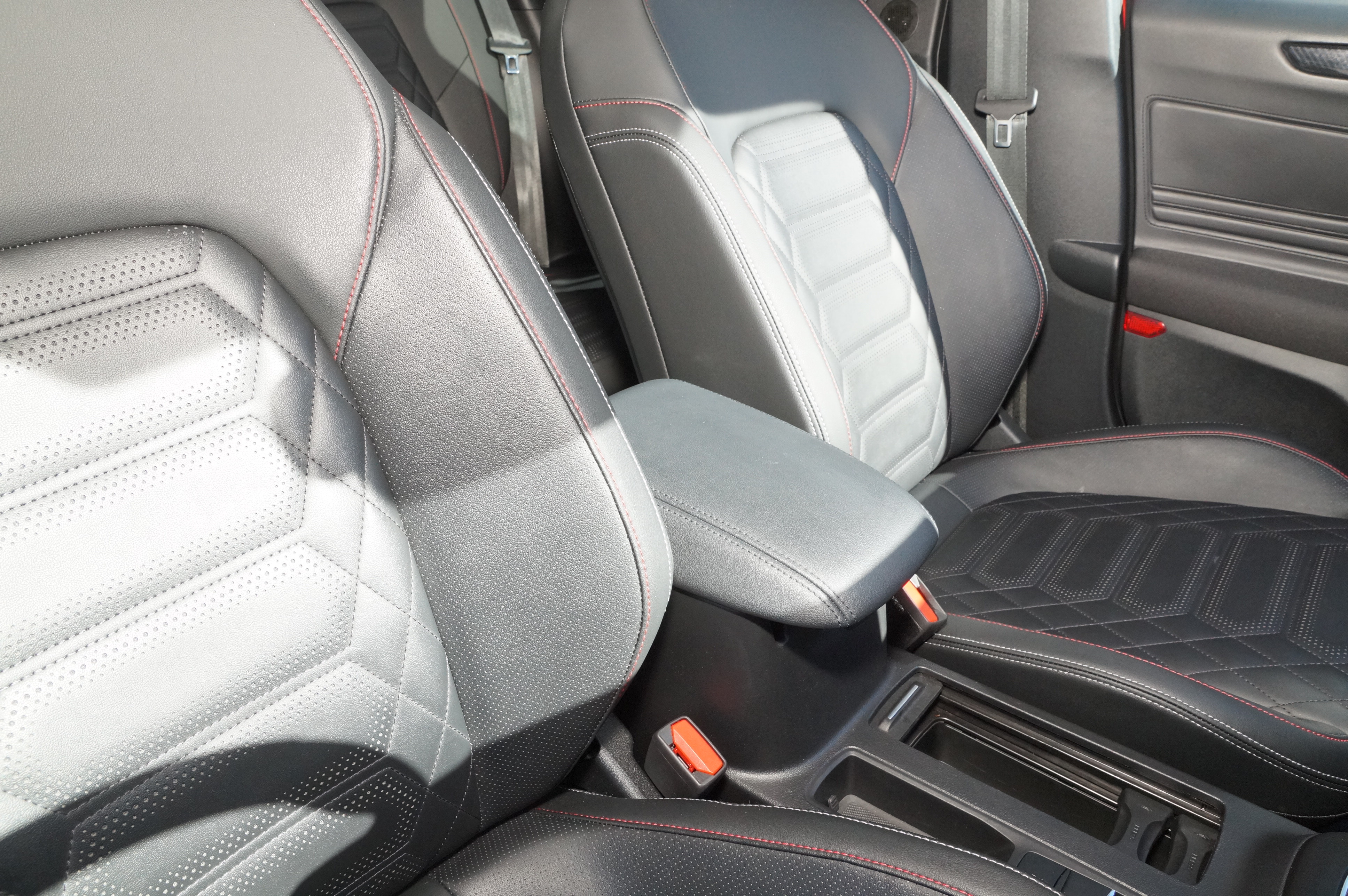 ECOBOOST HYBRID MHEV 155