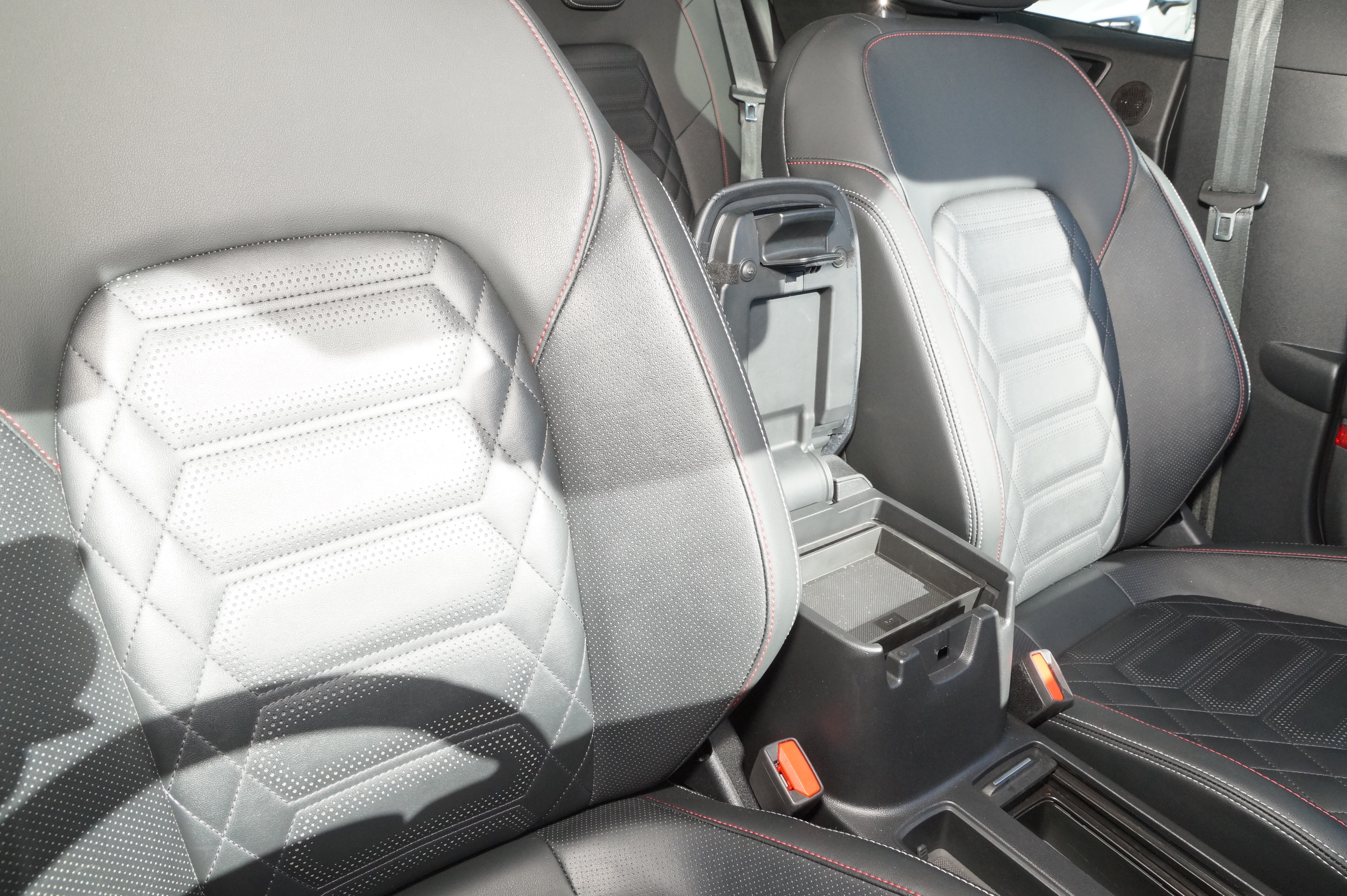 ECOBOOST HYBRID MHEV 155