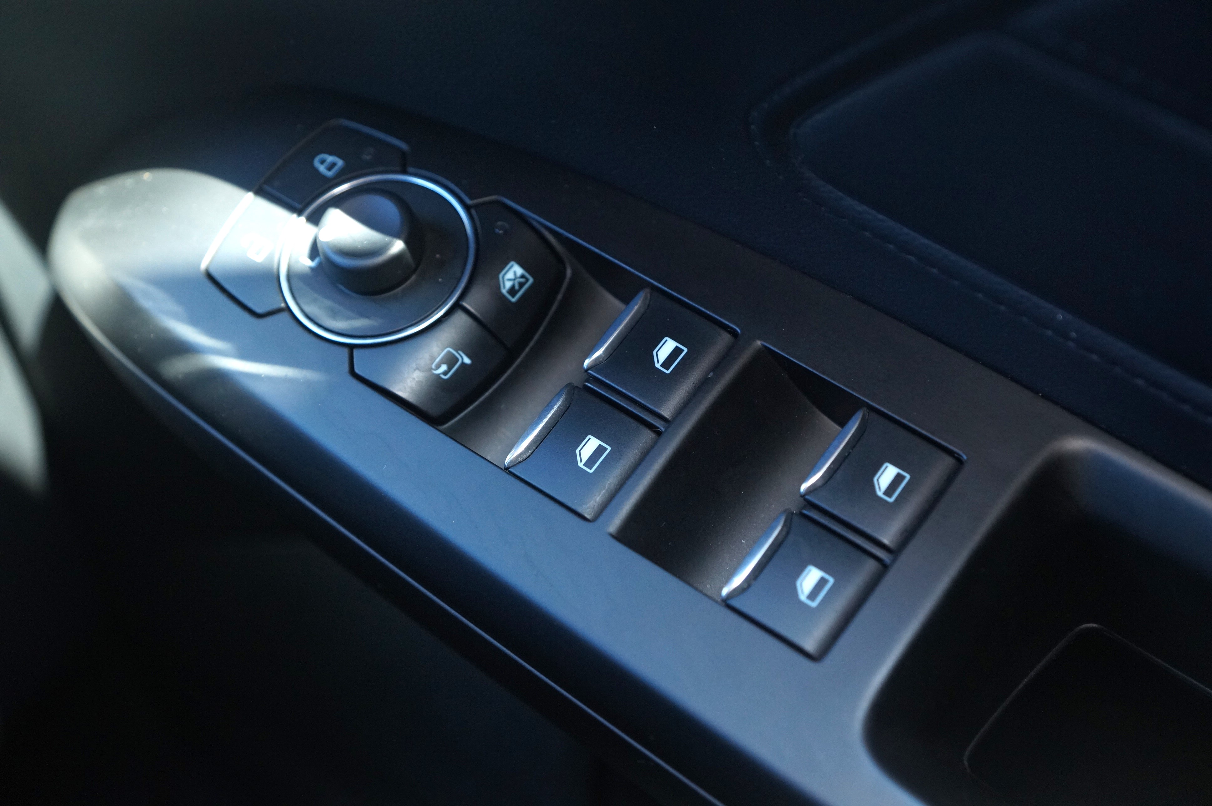 ECOBOOST HYBRID MHEV 155