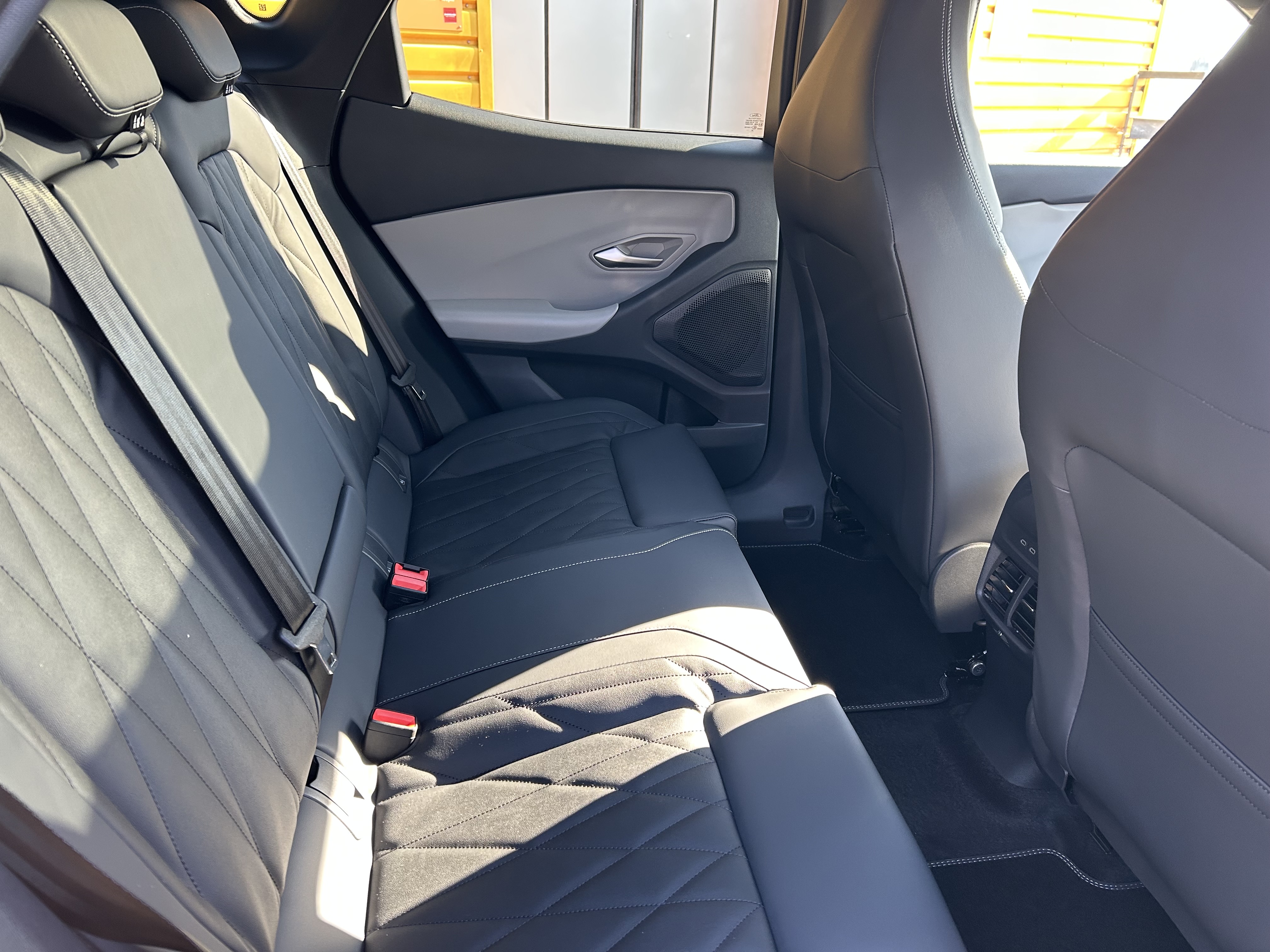 CAPRI PREMIUM 5 DOOR 77KWH EXTENDED RANGE RWD 1 SPEED AUTOMATIC