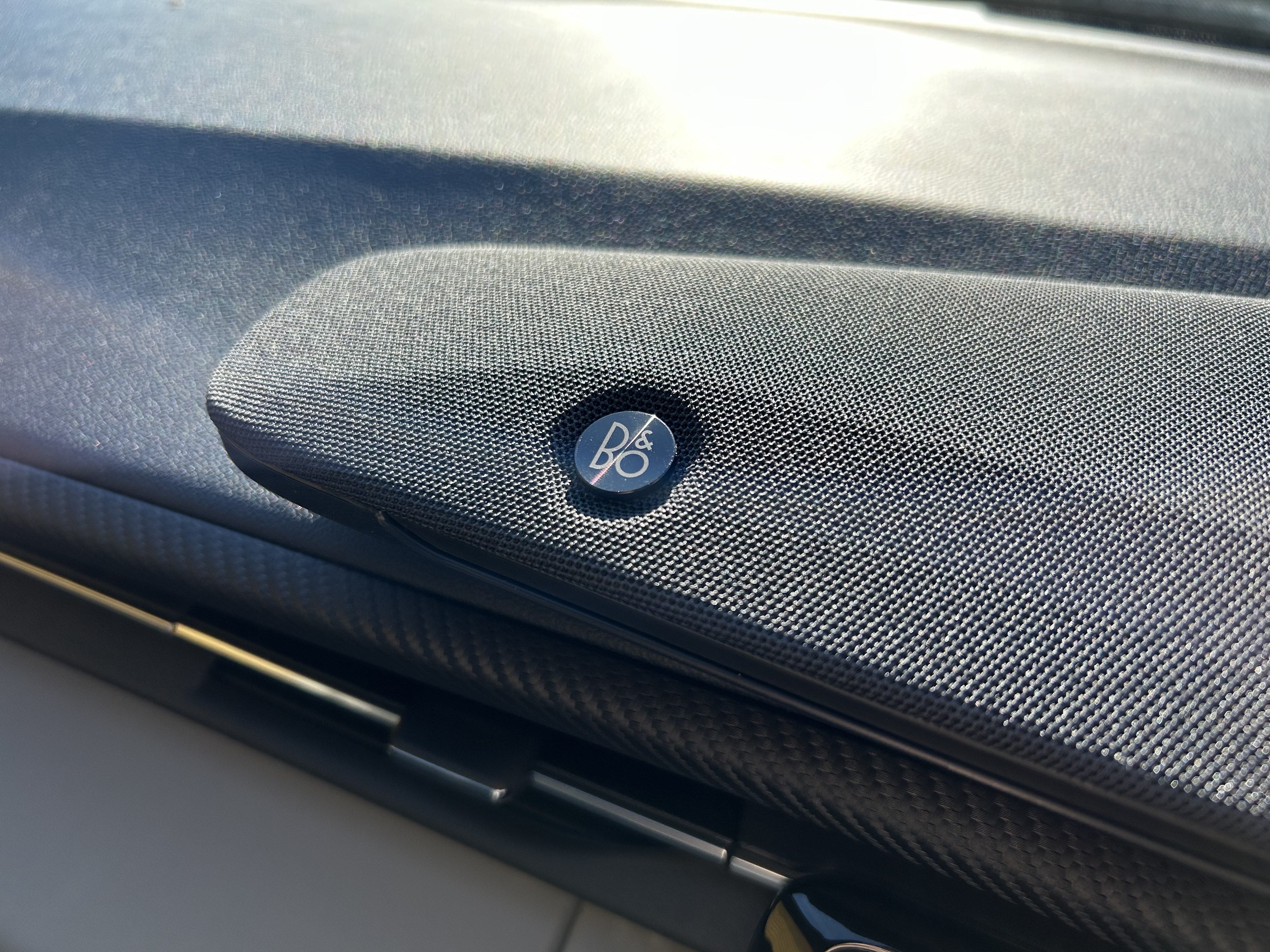 CAPRI PREMIUM 5 DOOR 77KWH EXTENDED RANGE RWD 1 SPEED AUTOMATIC