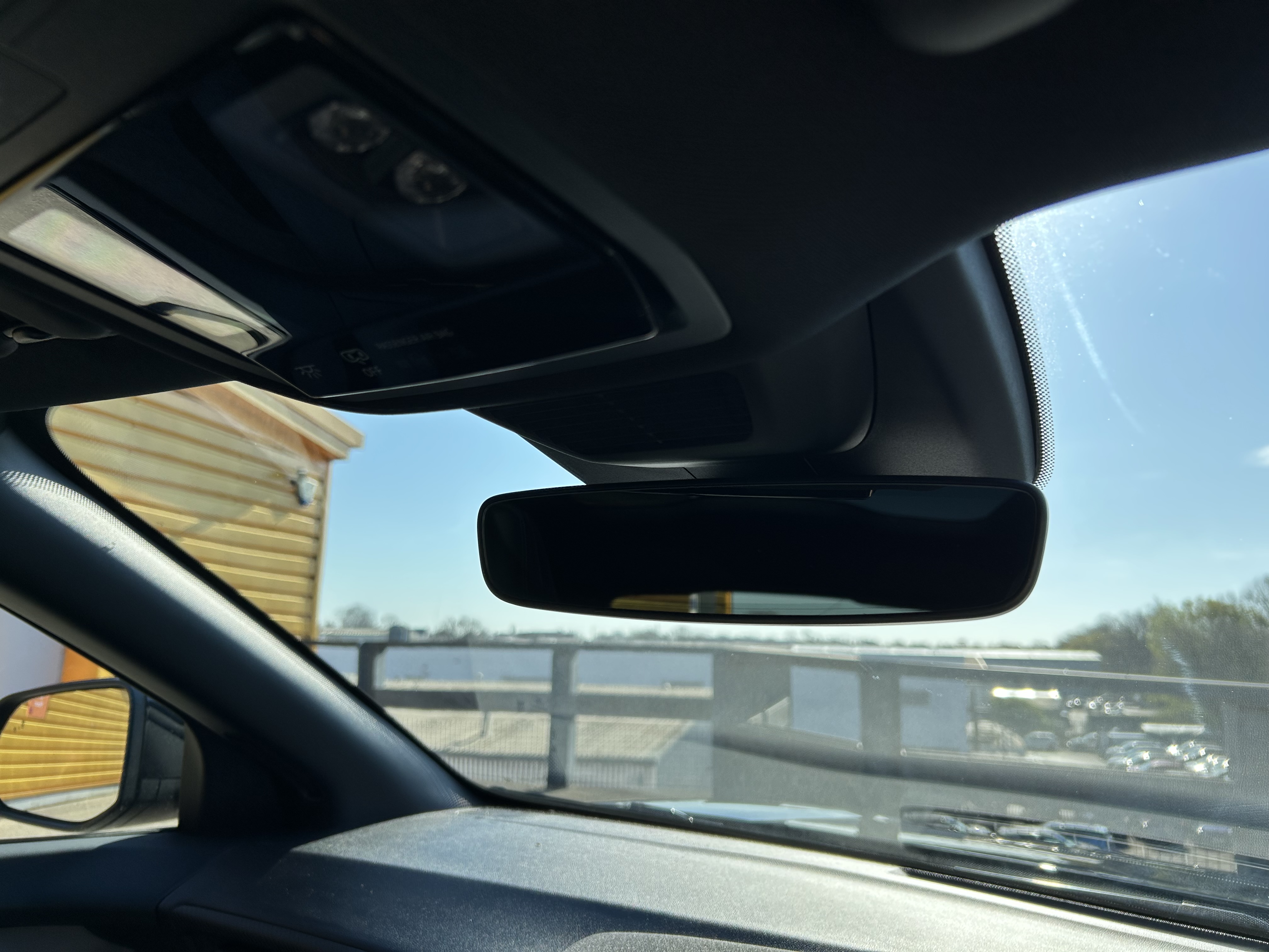 CAPRI PREMIUM 5 DOOR 77KWH EXTENDED RANGE RWD 1 SPEED AUTOMATIC