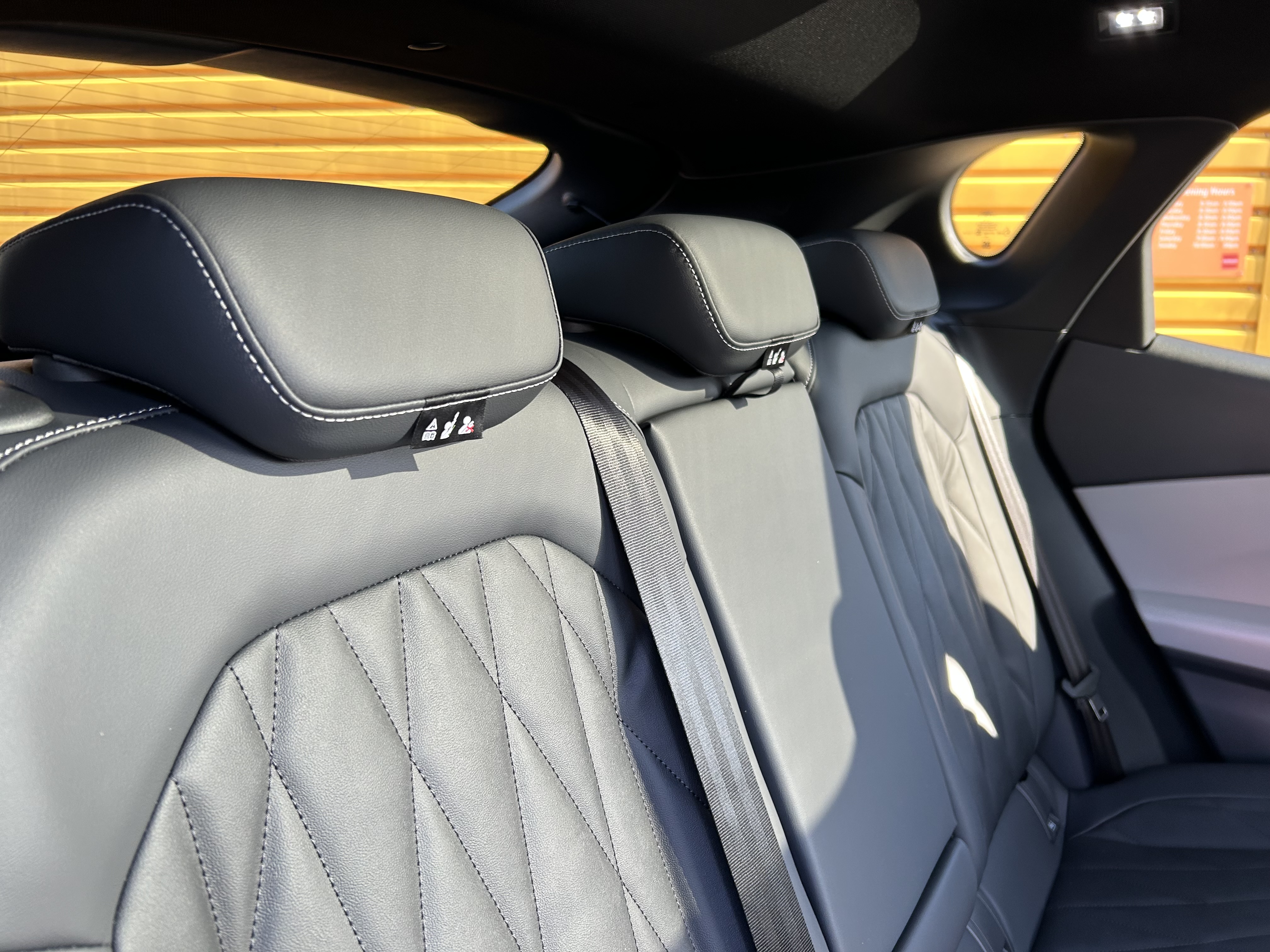 CAPRI PREMIUM 5 DOOR 77KWH EXTENDED RANGE RWD 1 SPEED AUTOMATIC