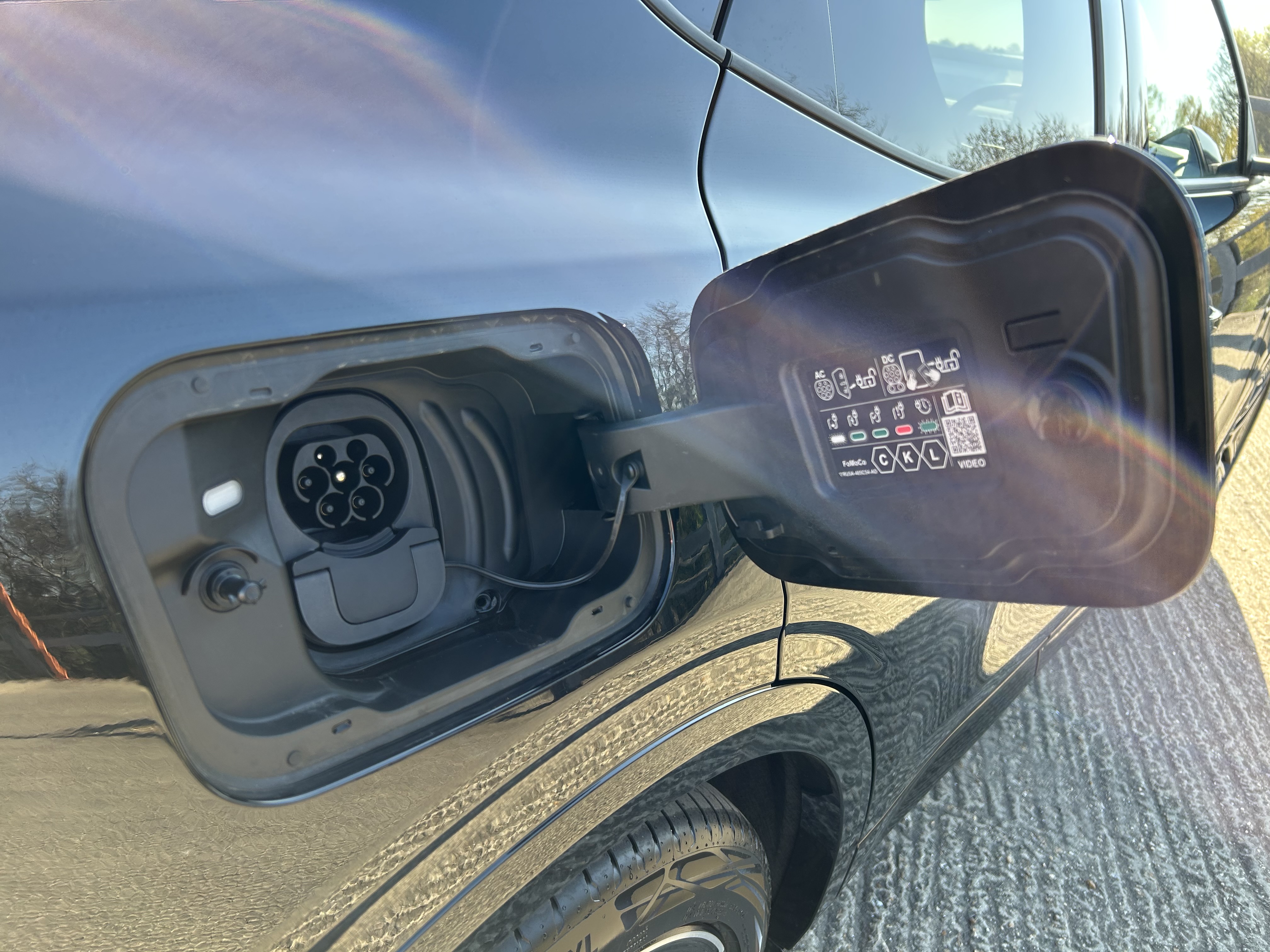 CAPRI PREMIUM 5 DOOR 77KWH EXTENDED RANGE RWD 1 SPEED AUTOMATIC