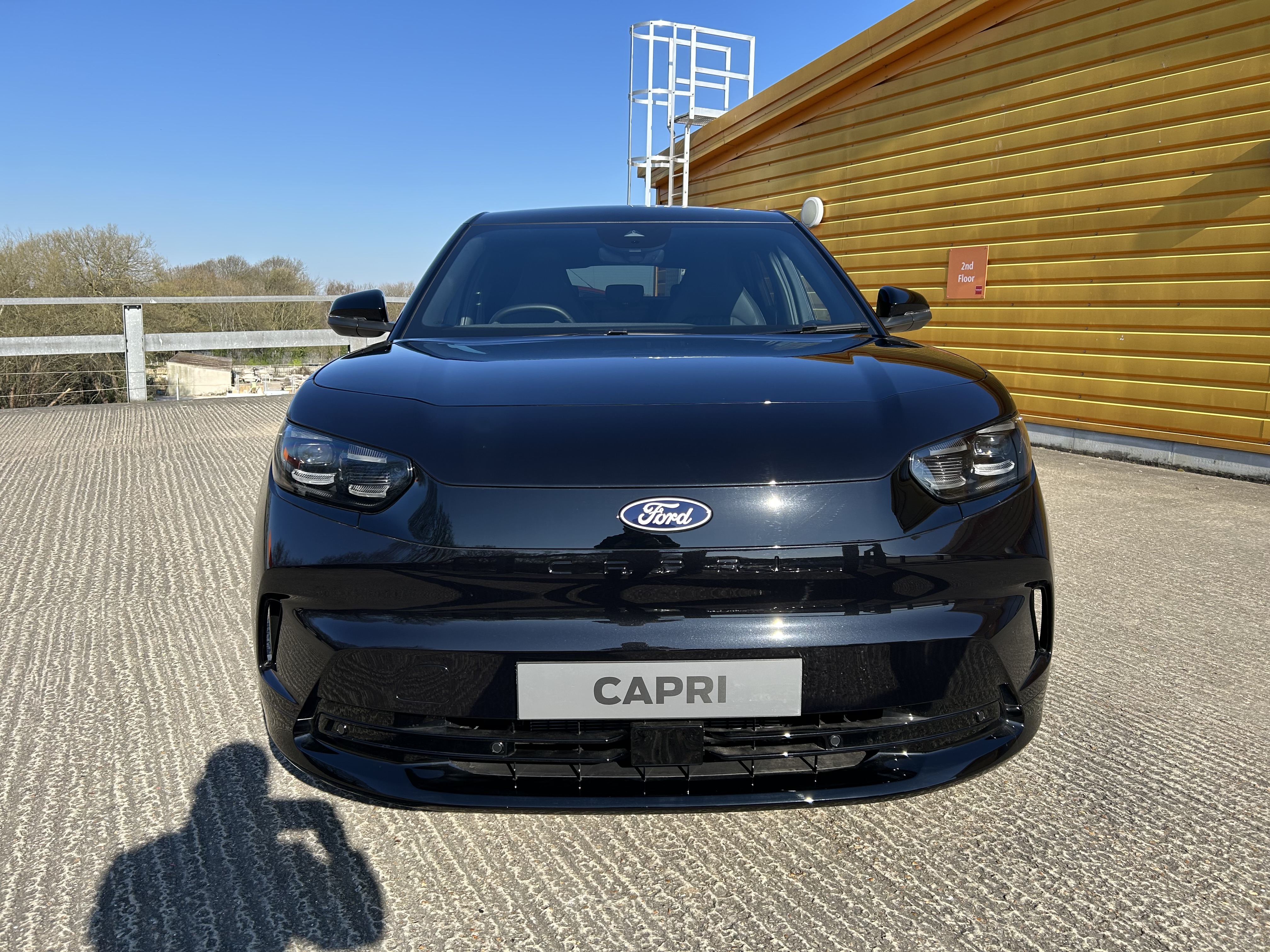 CAPRI PREMIUM 5 DOOR 77KWH EXTENDED RANGE RWD 1 SPEED AUTOMATIC
