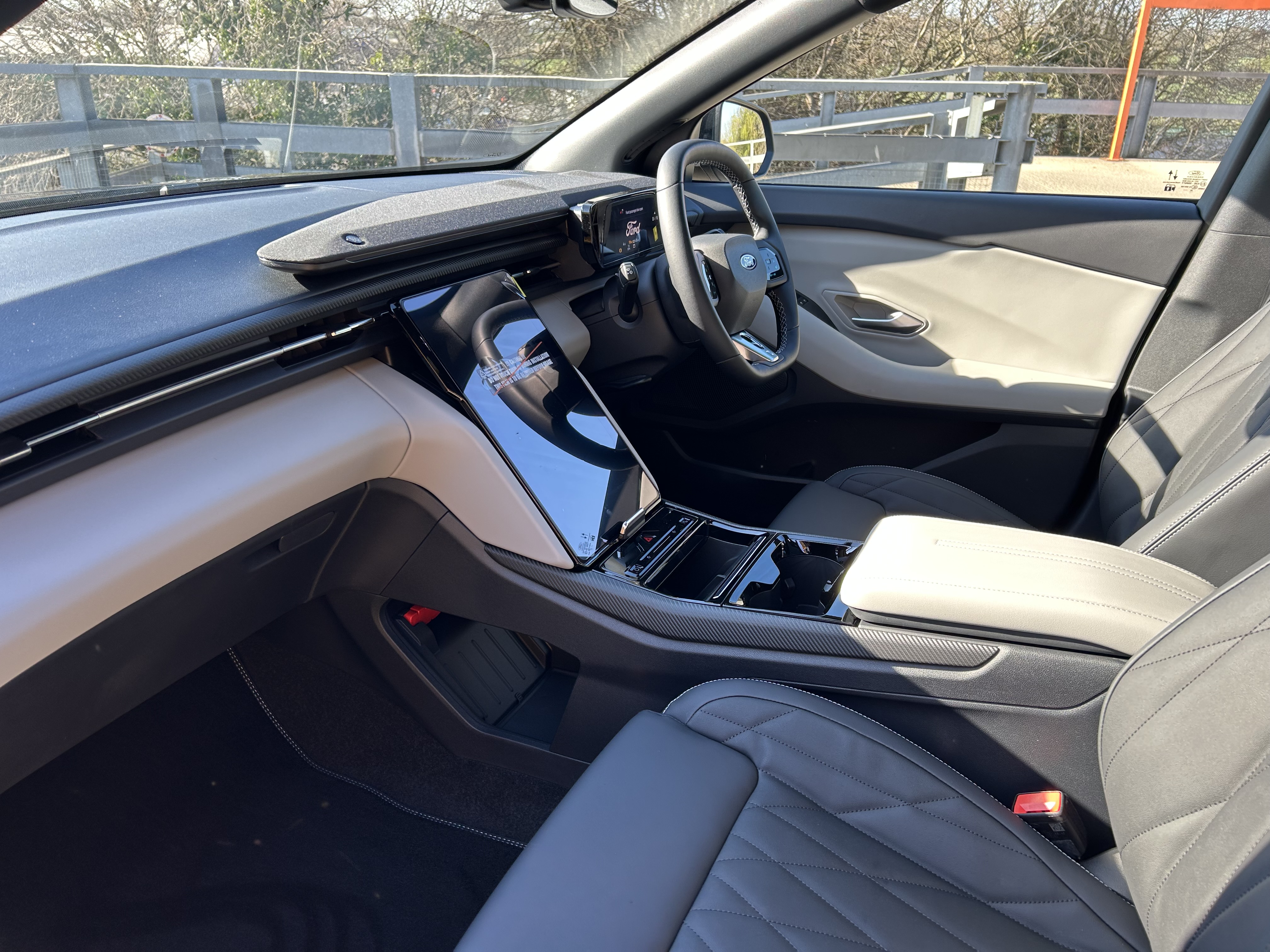 CAPRI PREMIUM 5 DOOR 77KWH EXTENDED RANGE RWD 1 SPEED AUTOMATIC