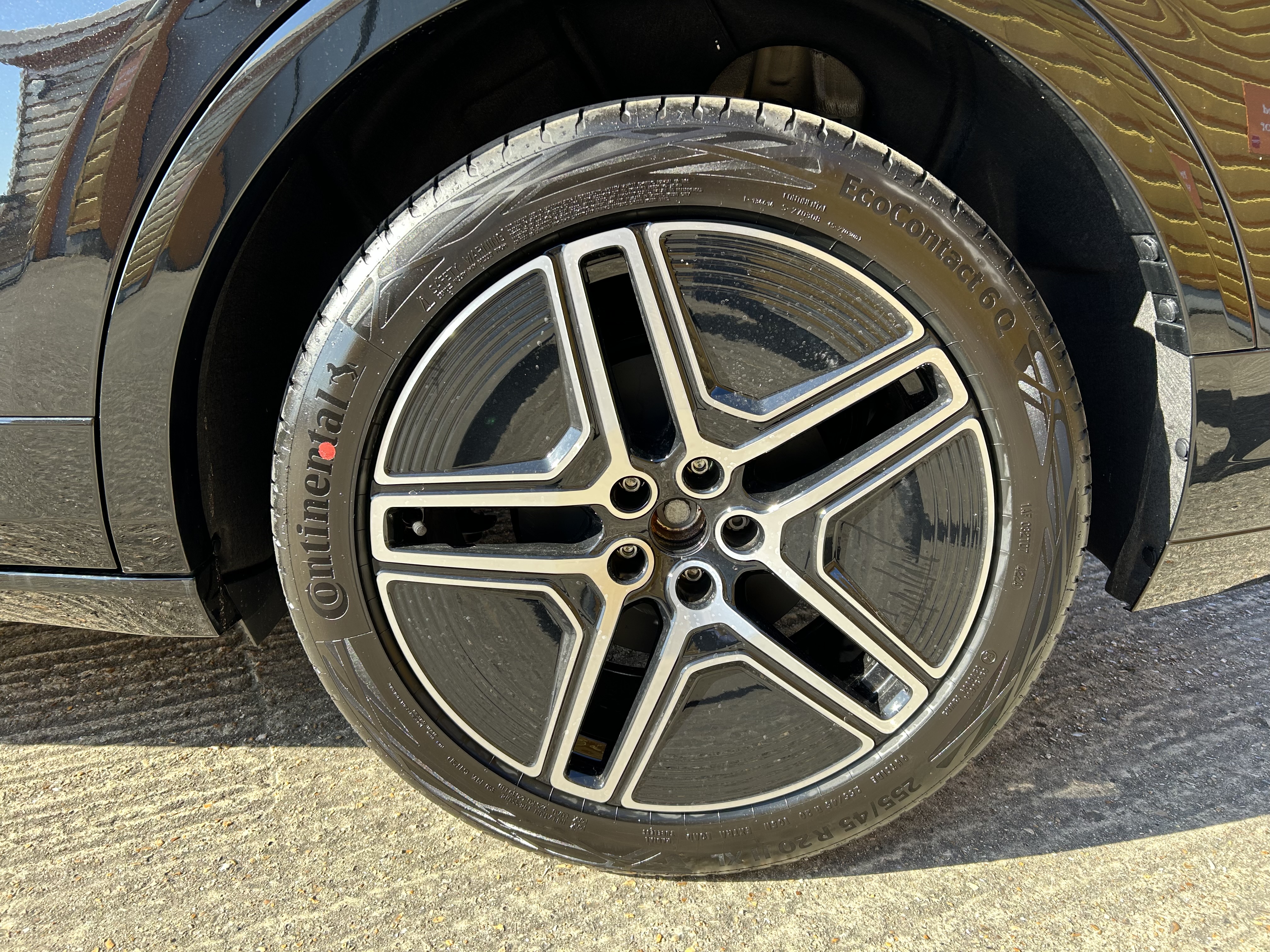 CAPRI PREMIUM 5 DOOR 77KWH EXTENDED RANGE RWD 1 SPEED AUTOMATIC