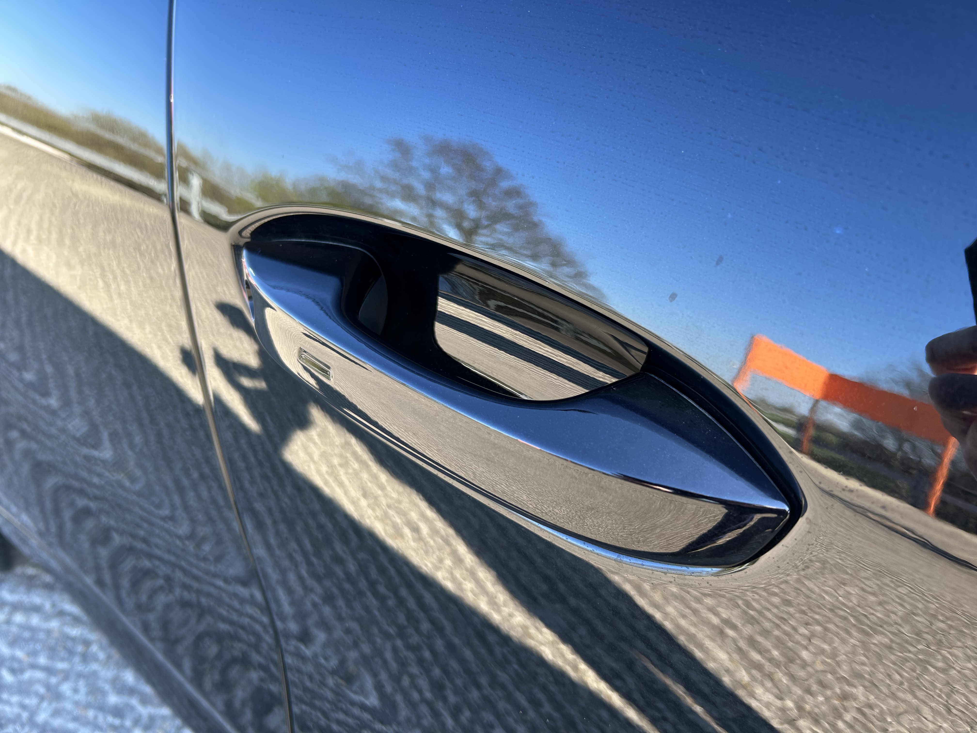 CAPRI PREMIUM 5 DOOR 77KWH EXTENDED RANGE RWD 1 SPEED AUTOMATIC