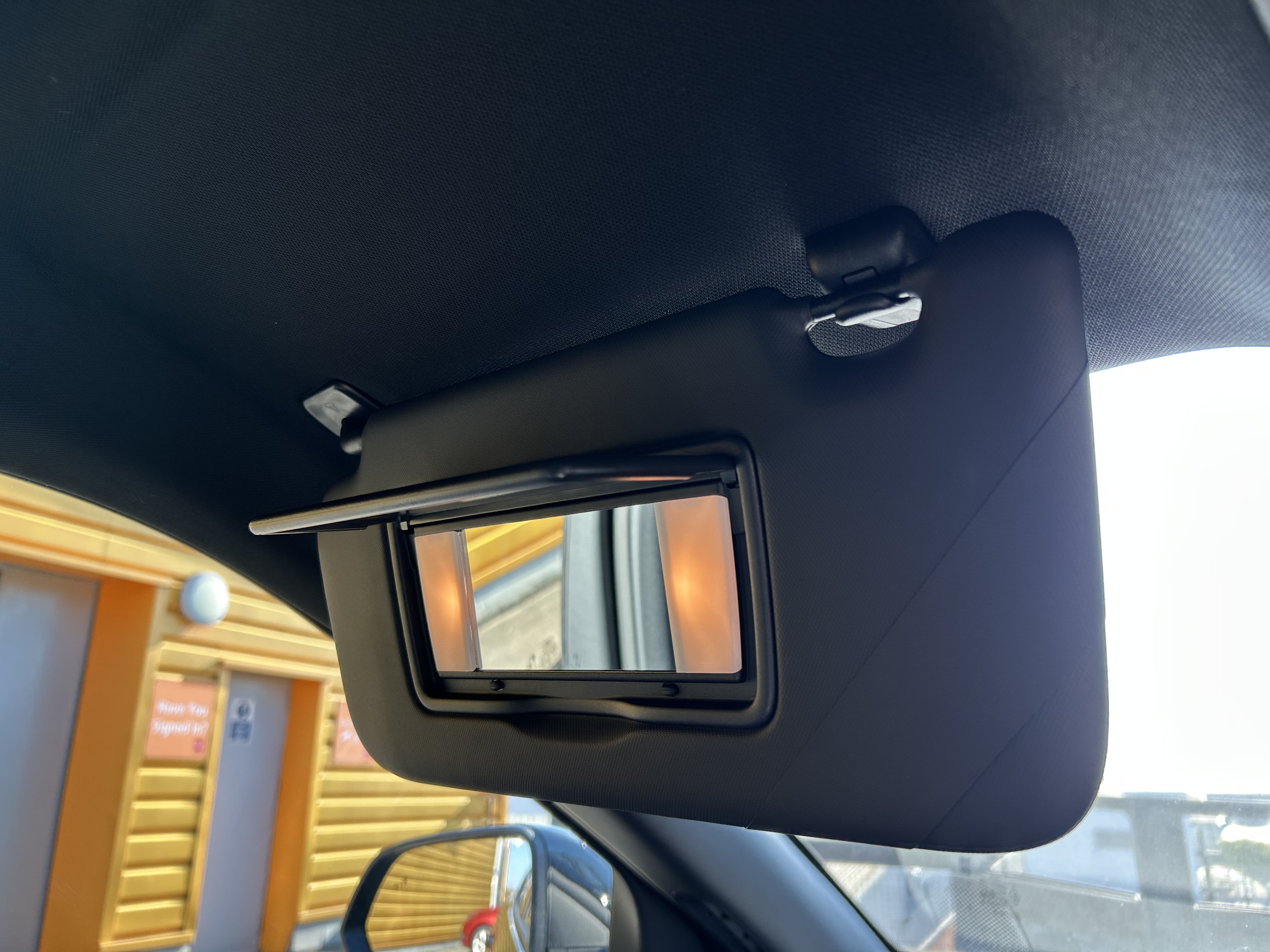 CAPRI PREMIUM 5 DOOR 77KWH EXTENDED RANGE RWD 1 SPEED AUTOMATIC