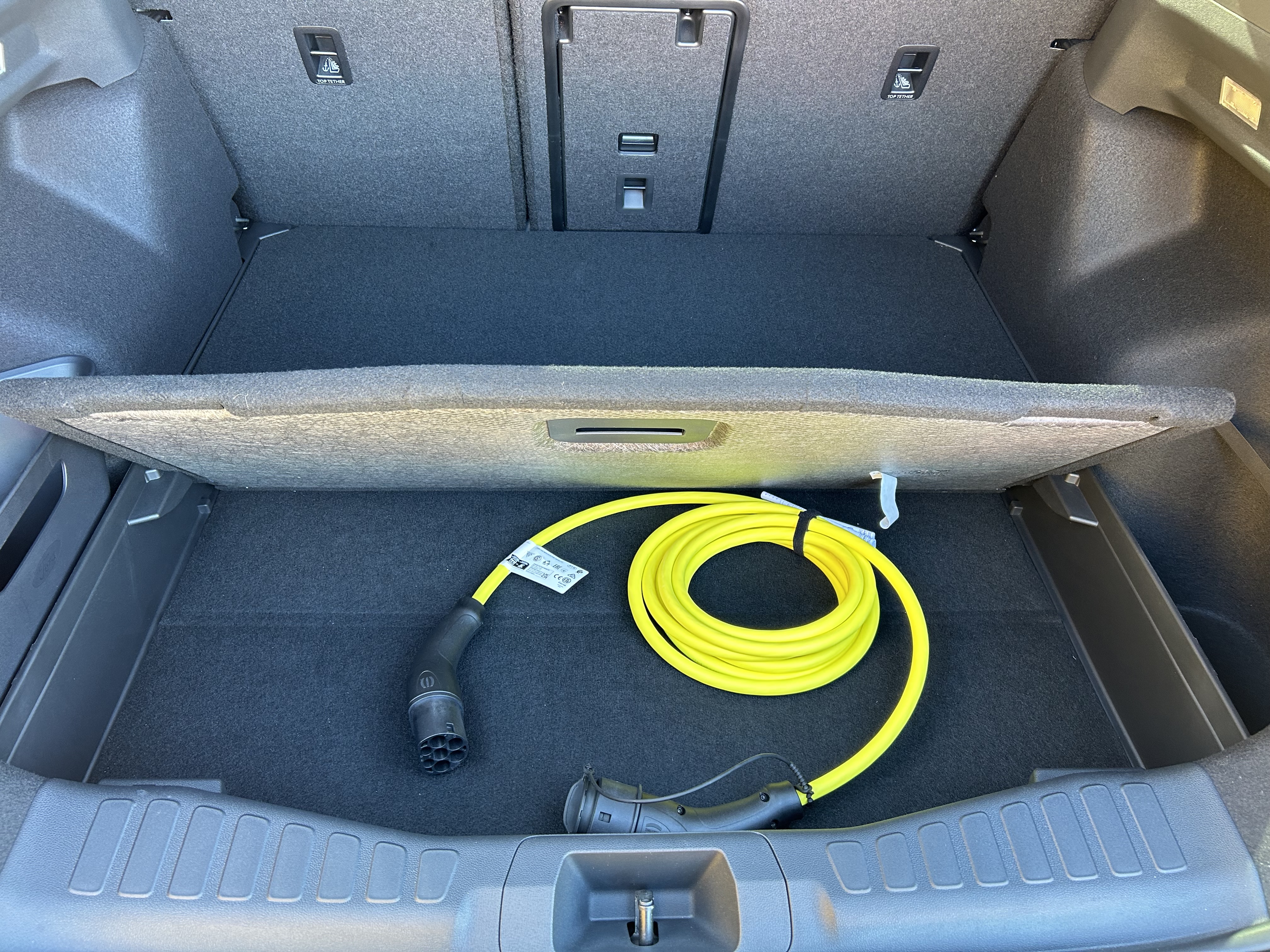 CAPRI PREMIUM 5 DOOR 77KWH EXTENDED RANGE RWD 1 SPEED AUTOMATIC