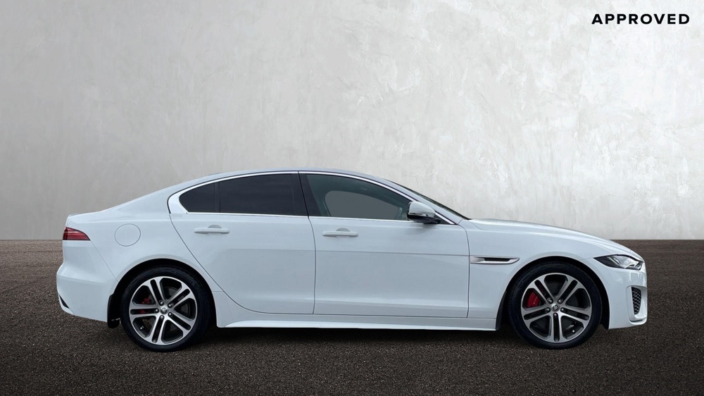 JAGUAR XE