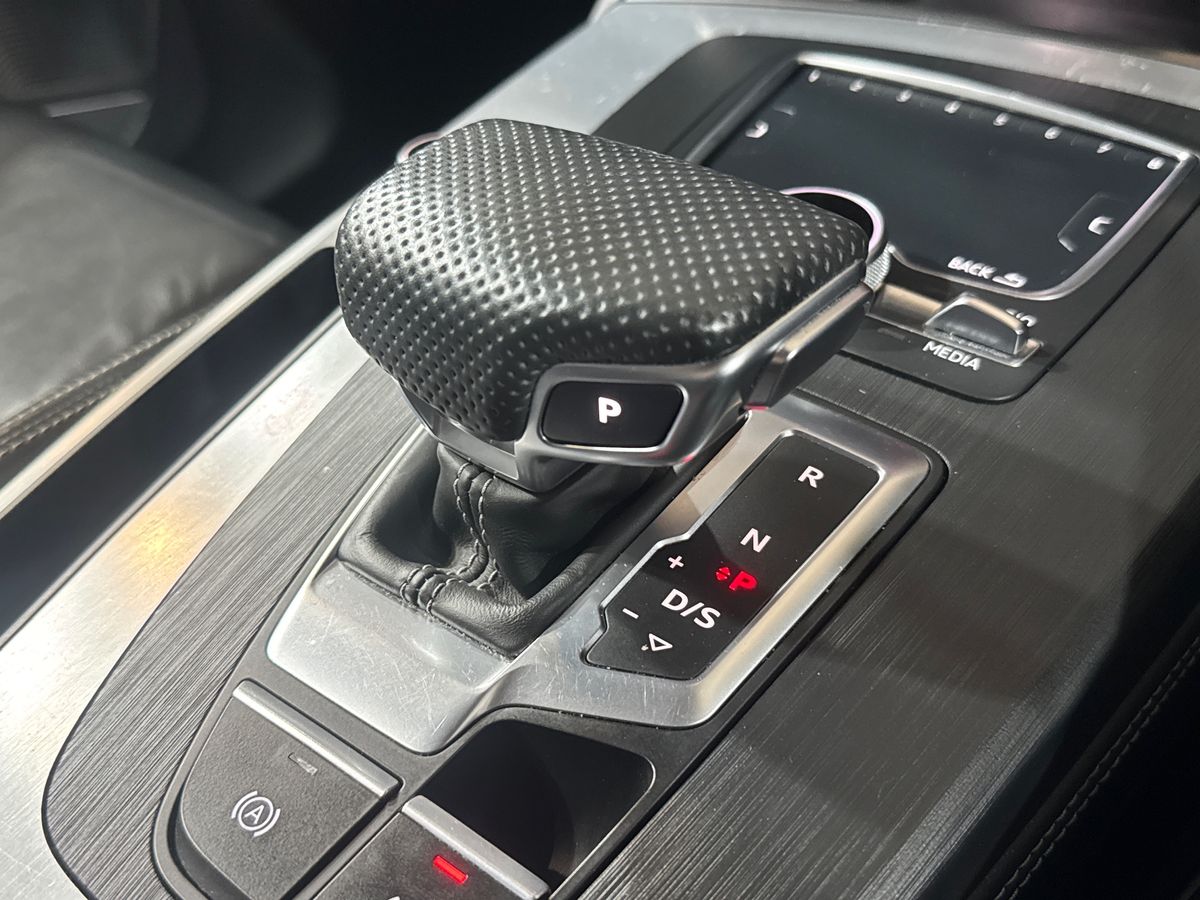 55 TFSI E QUATTRO S TRONIC