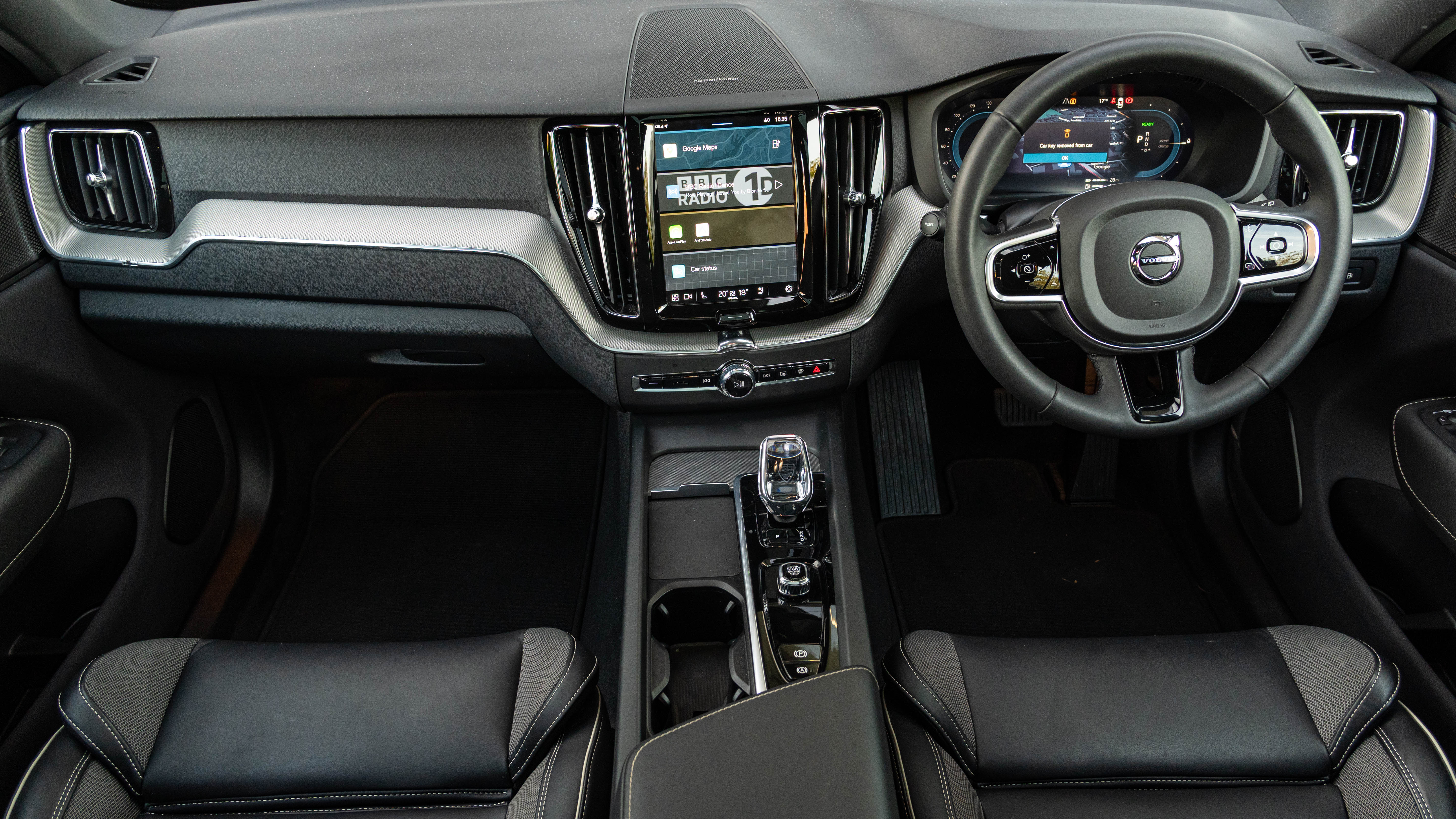 T6 350 RC PHEV DARK AWD GEARTRONIC